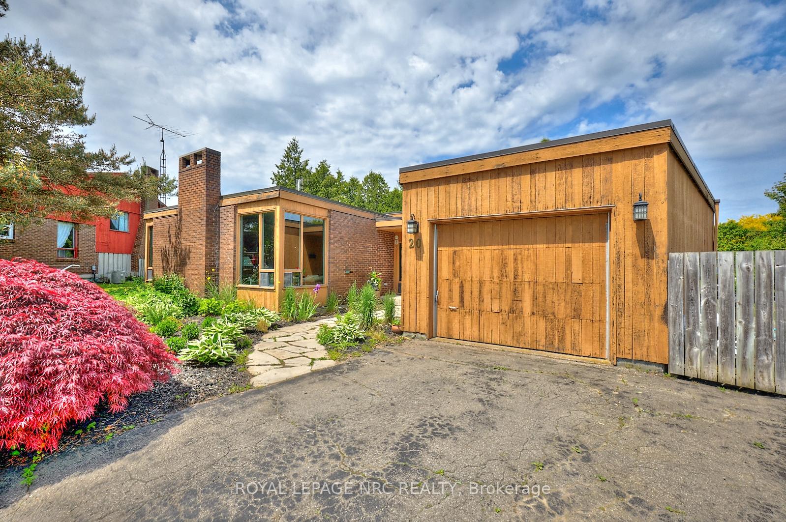 Photo 2 of 20 The Cedars, St. Catharines, Vine/Linwell — HOMEH