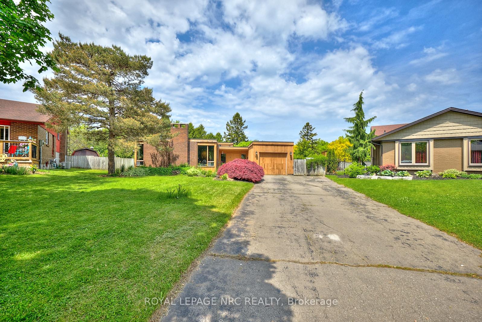 Photo 14 of 20 The Cedars, St. Catharines, Vine/Linwell — HOMEH
