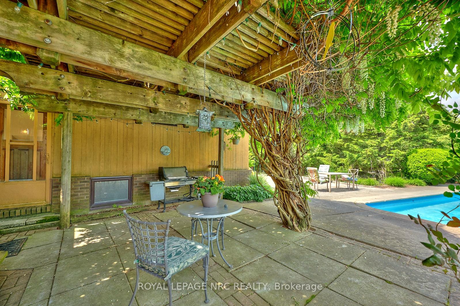 Photo 28 of 20 The Cedars, St. Catharines, Vine/Linwell — HOMEH