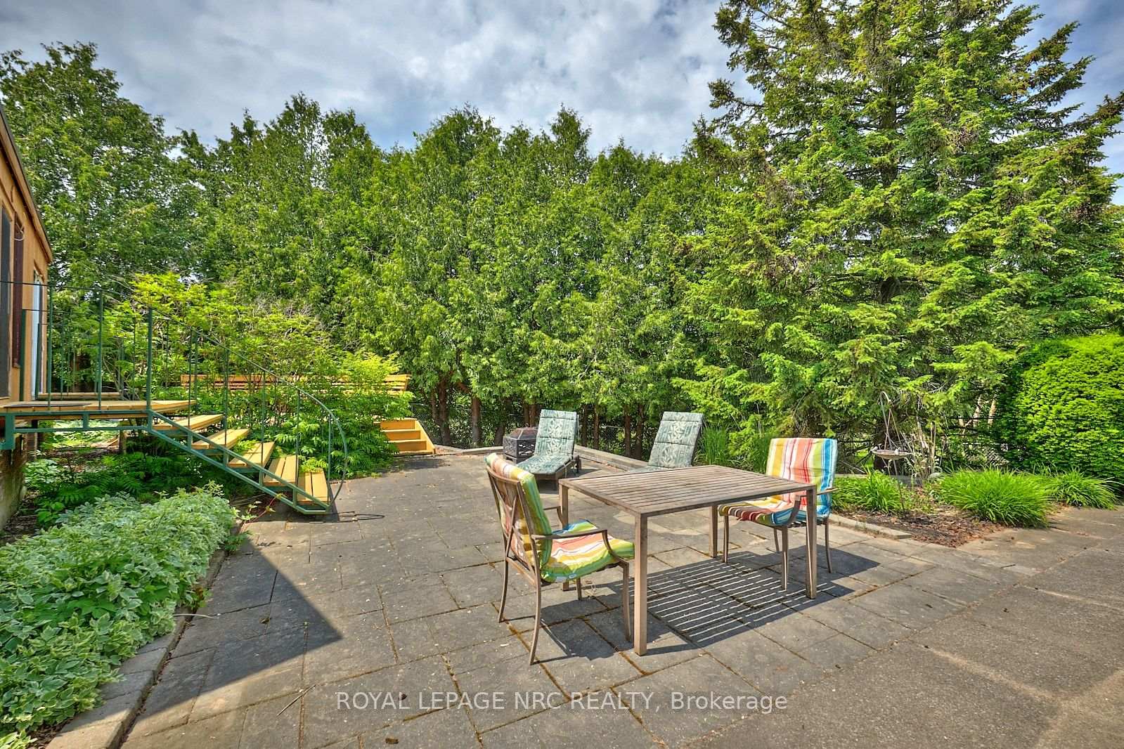 Photo 34 of 20 The Cedars, St. Catharines, Vine/Linwell — HOMEH