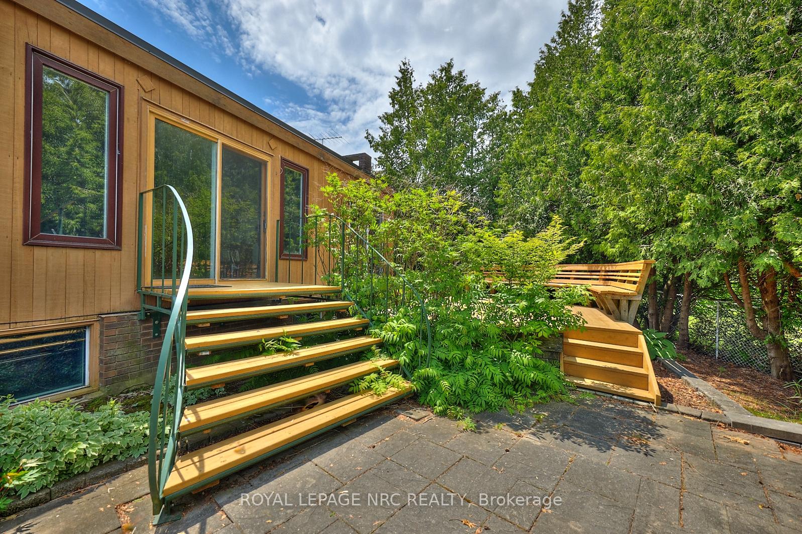 Photo 31 of 20 The Cedars, St. Catharines, Vine/Linwell — HOMEH