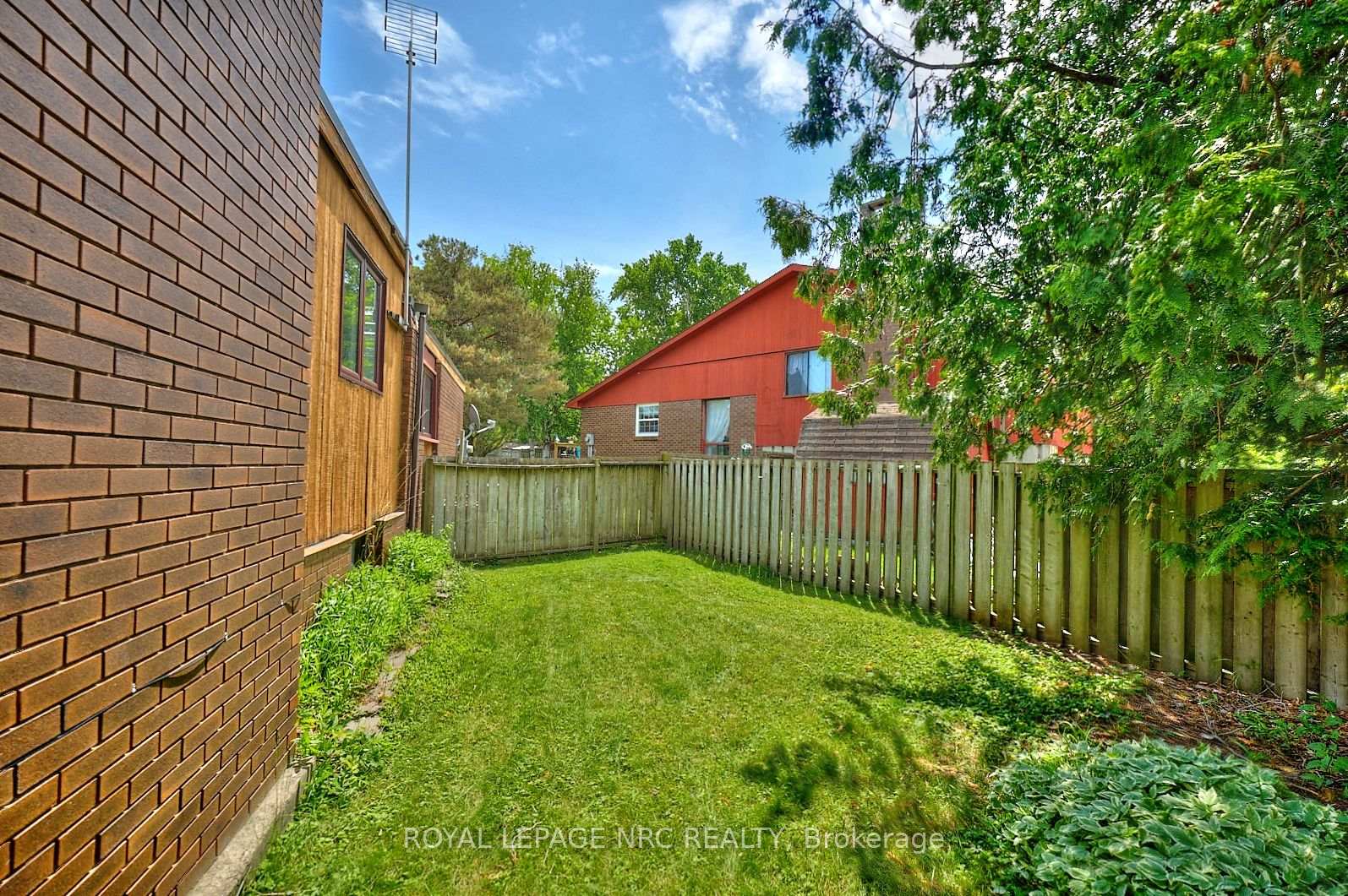 Photo 38 of 20 The Cedars, St. Catharines, Vine/Linwell — HOMEH