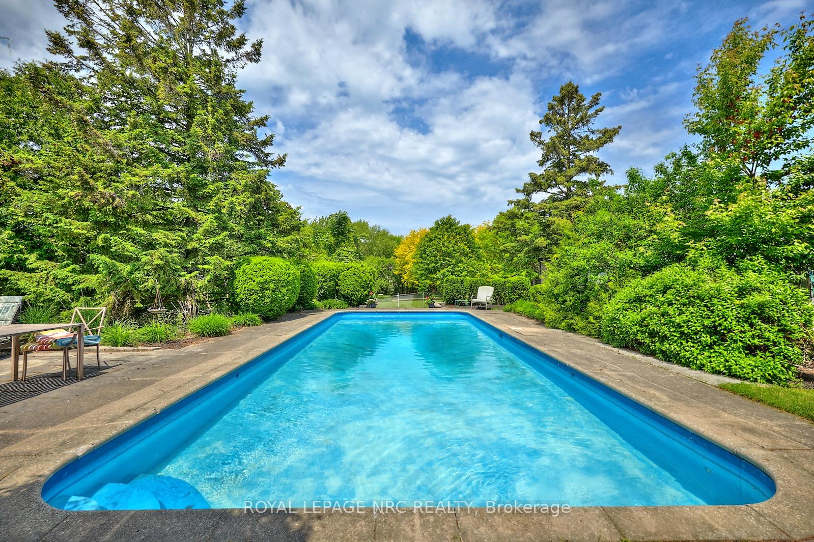 Photo 41 of 20 The Cedars, St. Catharines, Vine/Linwell — HOMEH