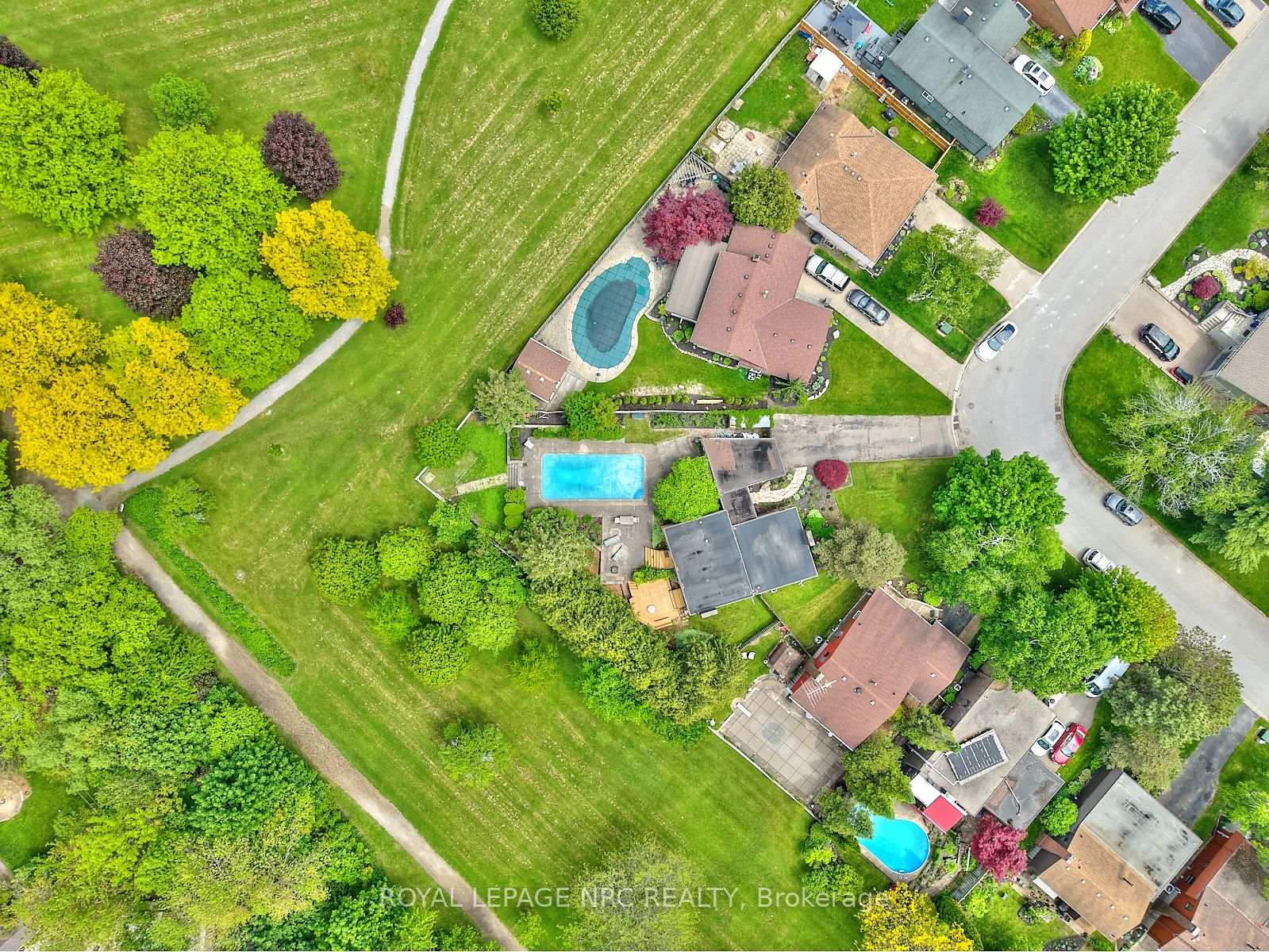 Photo 43 of 20 The Cedars, St. Catharines, Vine/Linwell — HOMEH