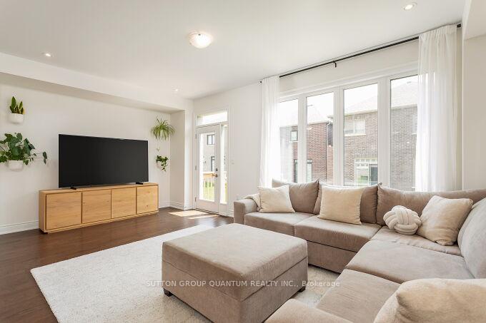 Photo 7 of 71 Bermondsey Way, Brampton, Bram West — HOMEH