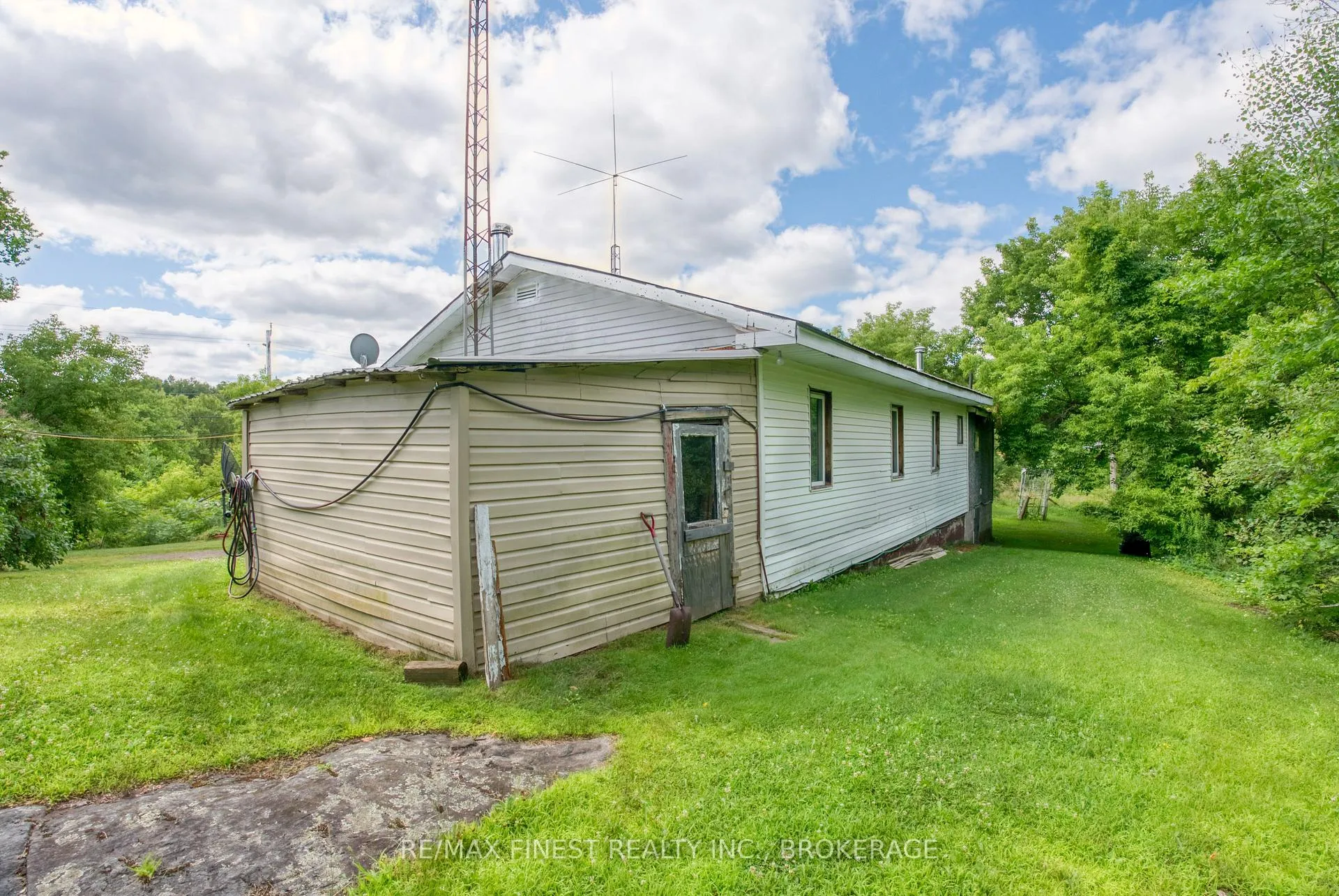 Photo 8 of 30530 Highway 7, Frontenac, Frontenac Centre — HOMEH