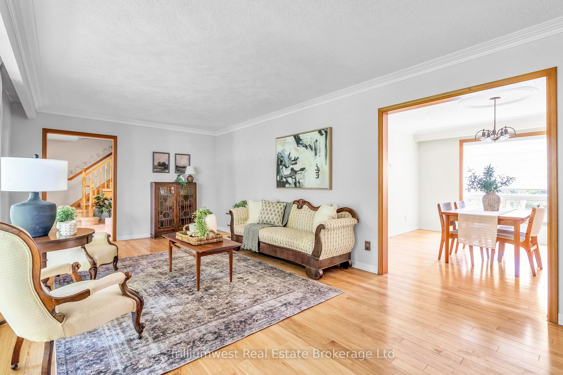 Photo 4 of 9 Latenda Place, Guelph, Kortright East — HOMEH