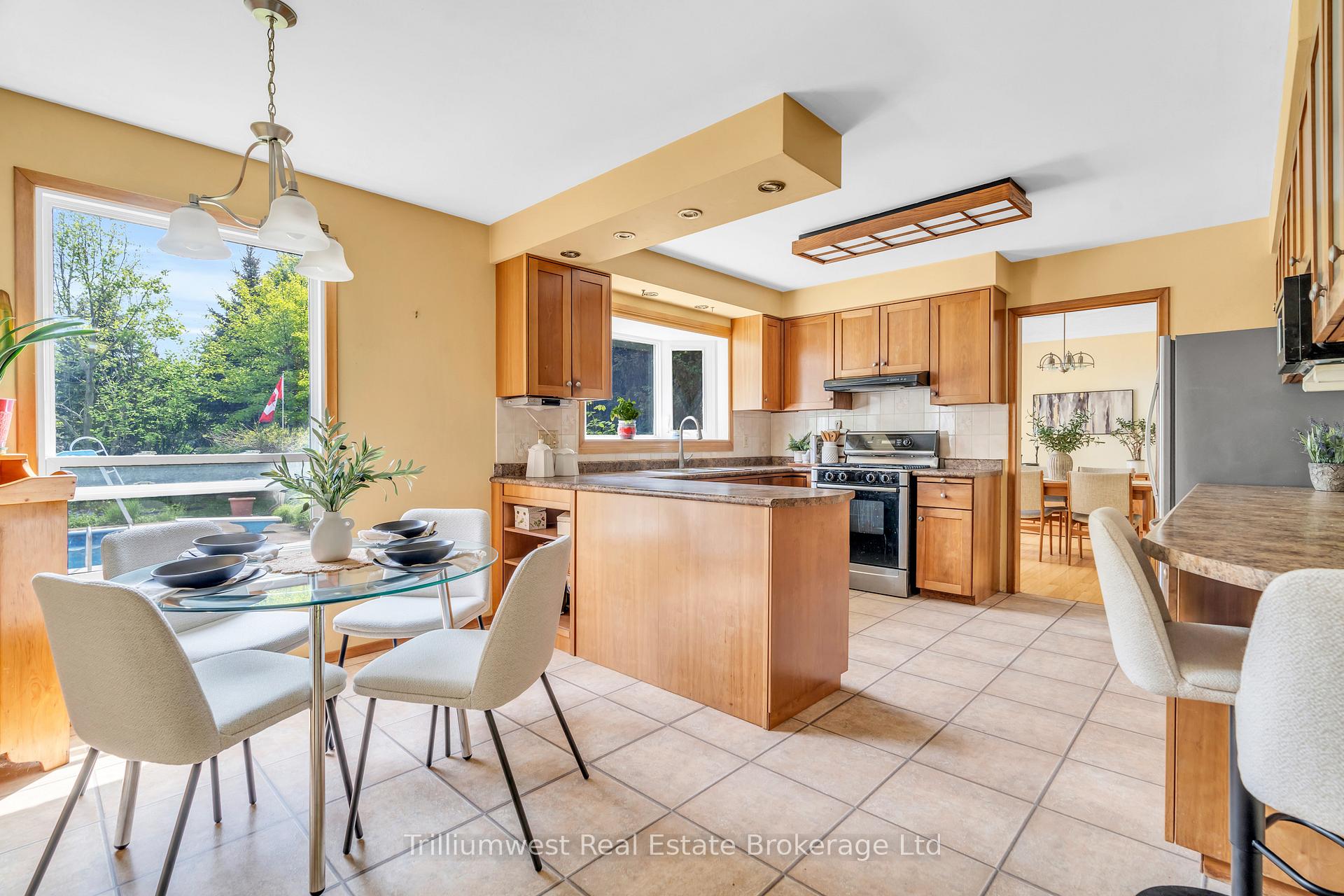 Photo 2 of 9 Latenda Place, Guelph, Kortright East — HOMEH