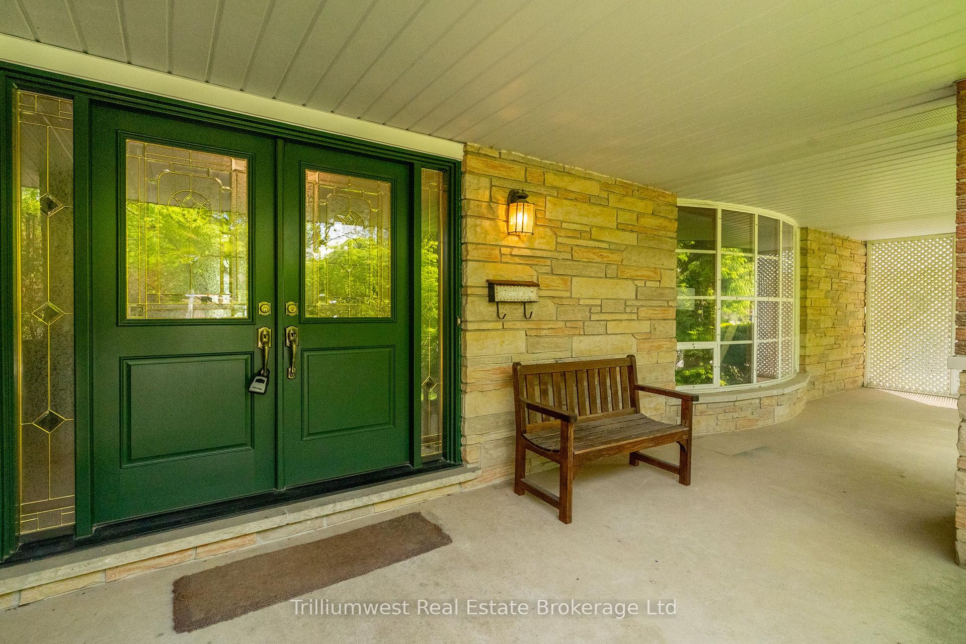 Photo 11 of 9 Latenda Place, Guelph, Kortright East — HOMEH