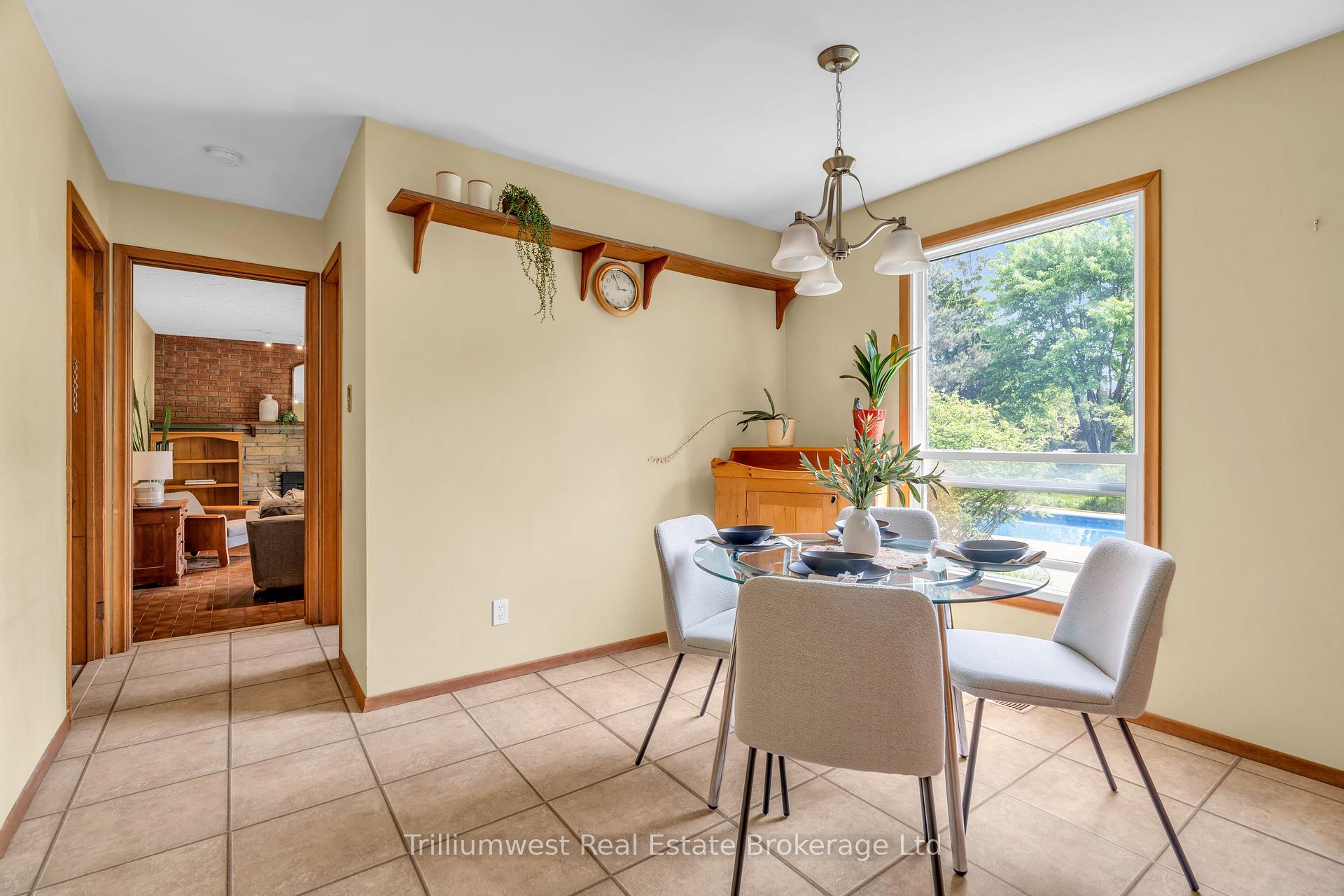 Photo 13 of 9 Latenda Place, Guelph, Kortright East — HOMEH