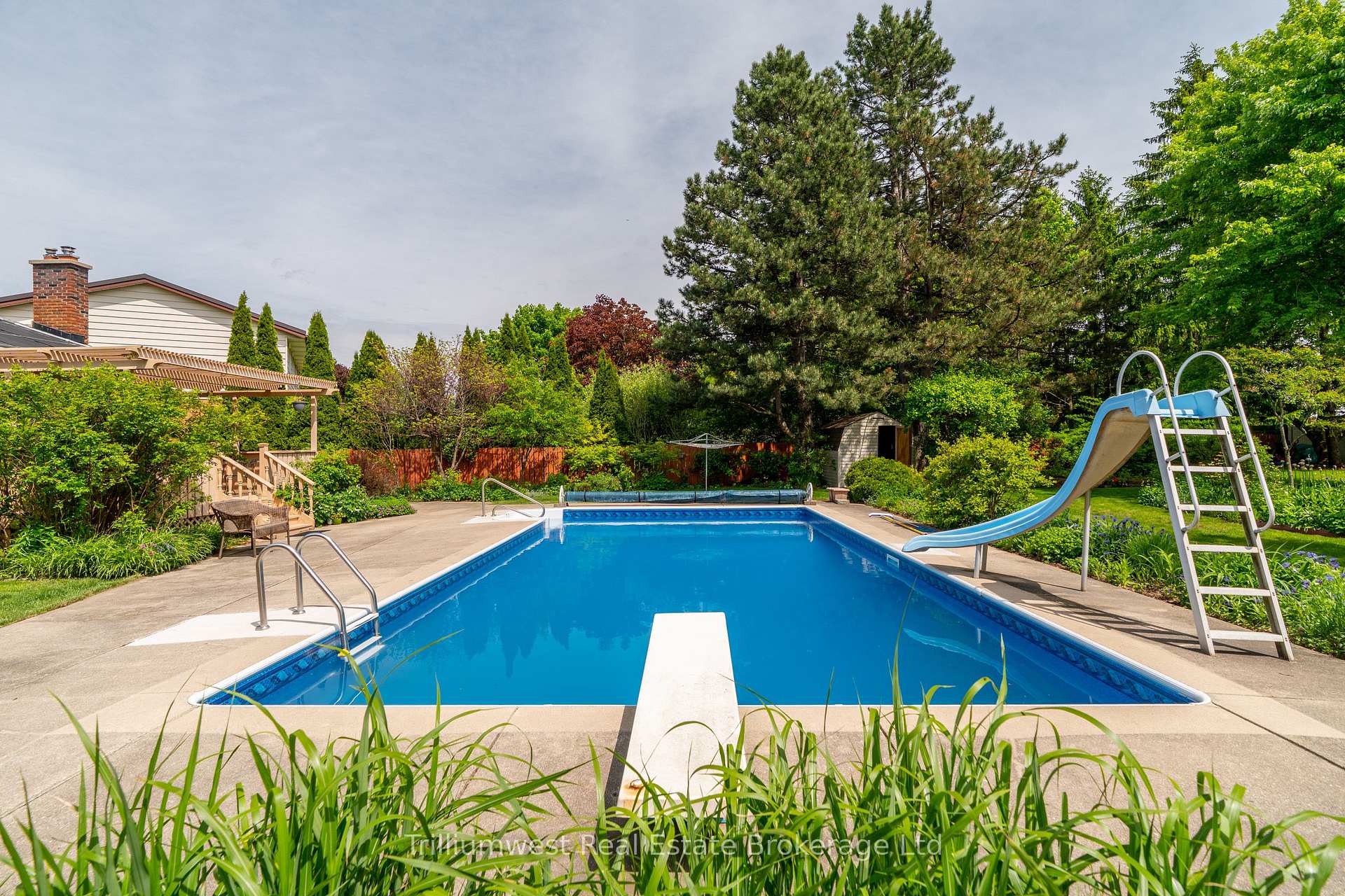 Photo 36 of 9 Latenda Place, Guelph, Kortright East — HOMEH
