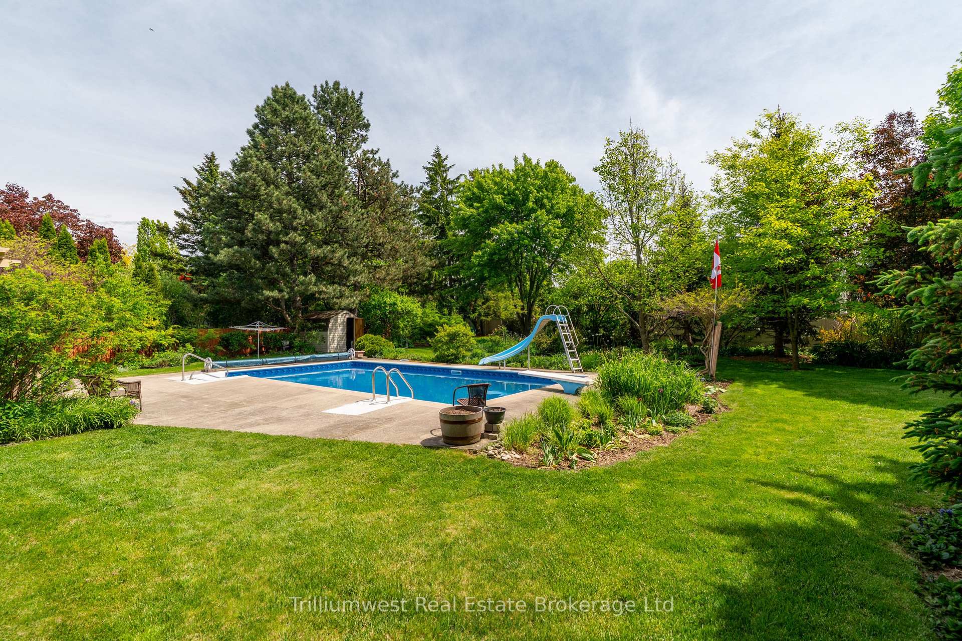 Photo 40 of 9 Latenda Place, Guelph, Kortright East — HOMEH