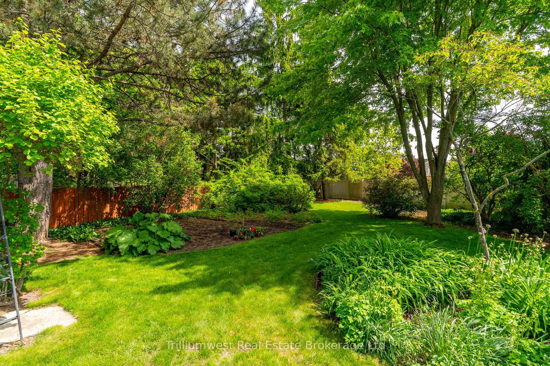 Photo 35 of 9 Latenda Place, Guelph, Kortright East — HOMEH