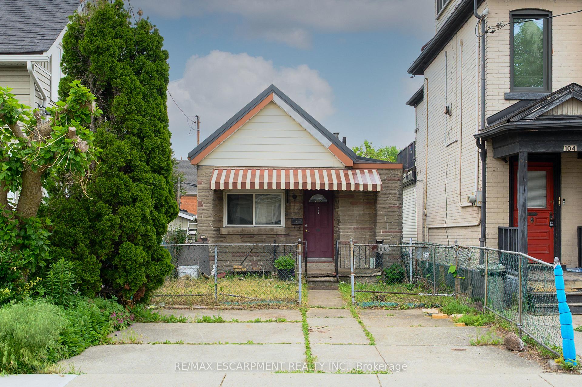 Photo 4 of 106 Emerald Street N, Hamilton, Landsdale — HOMEH