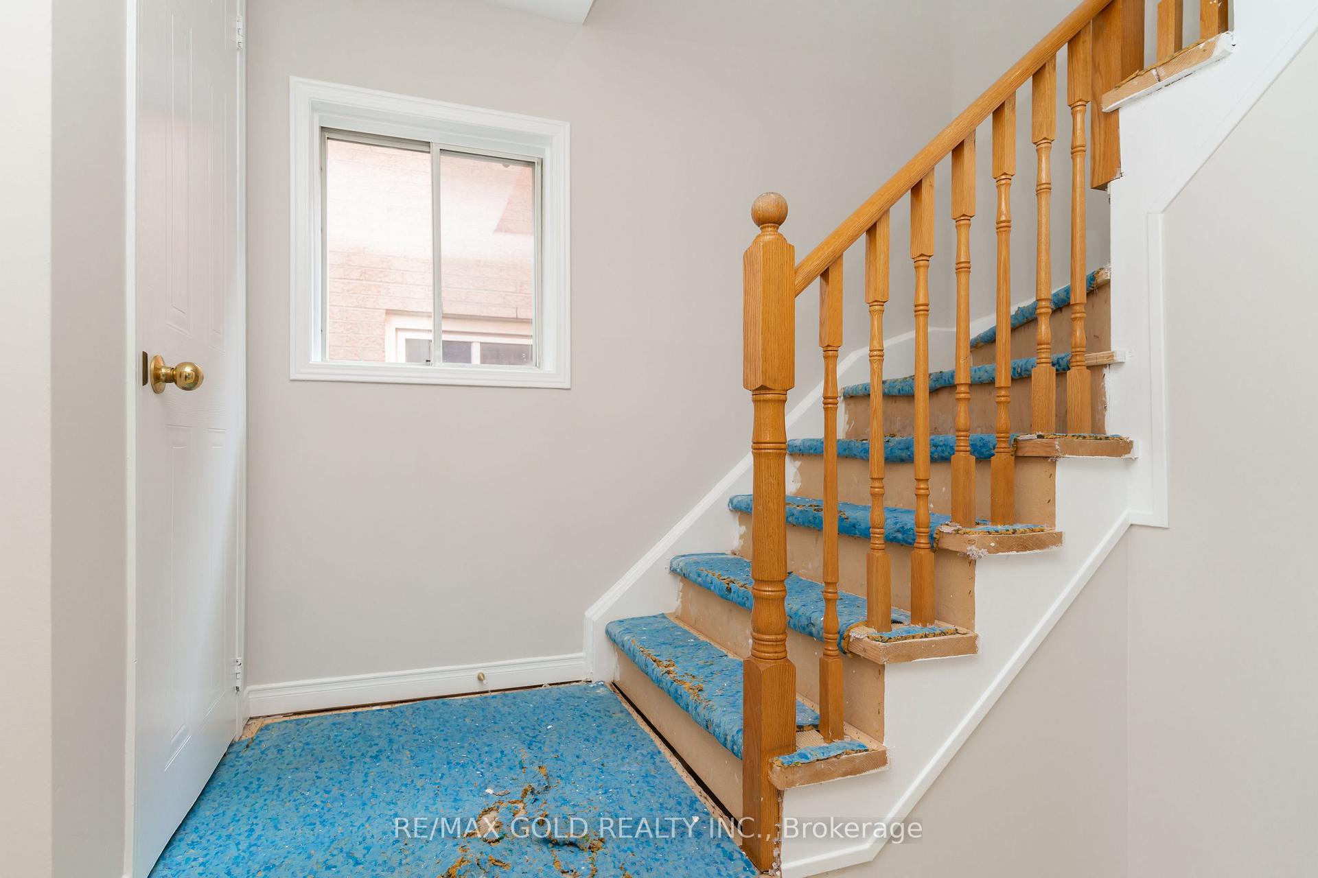 Photo 8 of 24 Banner Road, Brampton, Brampton West — HOMEH