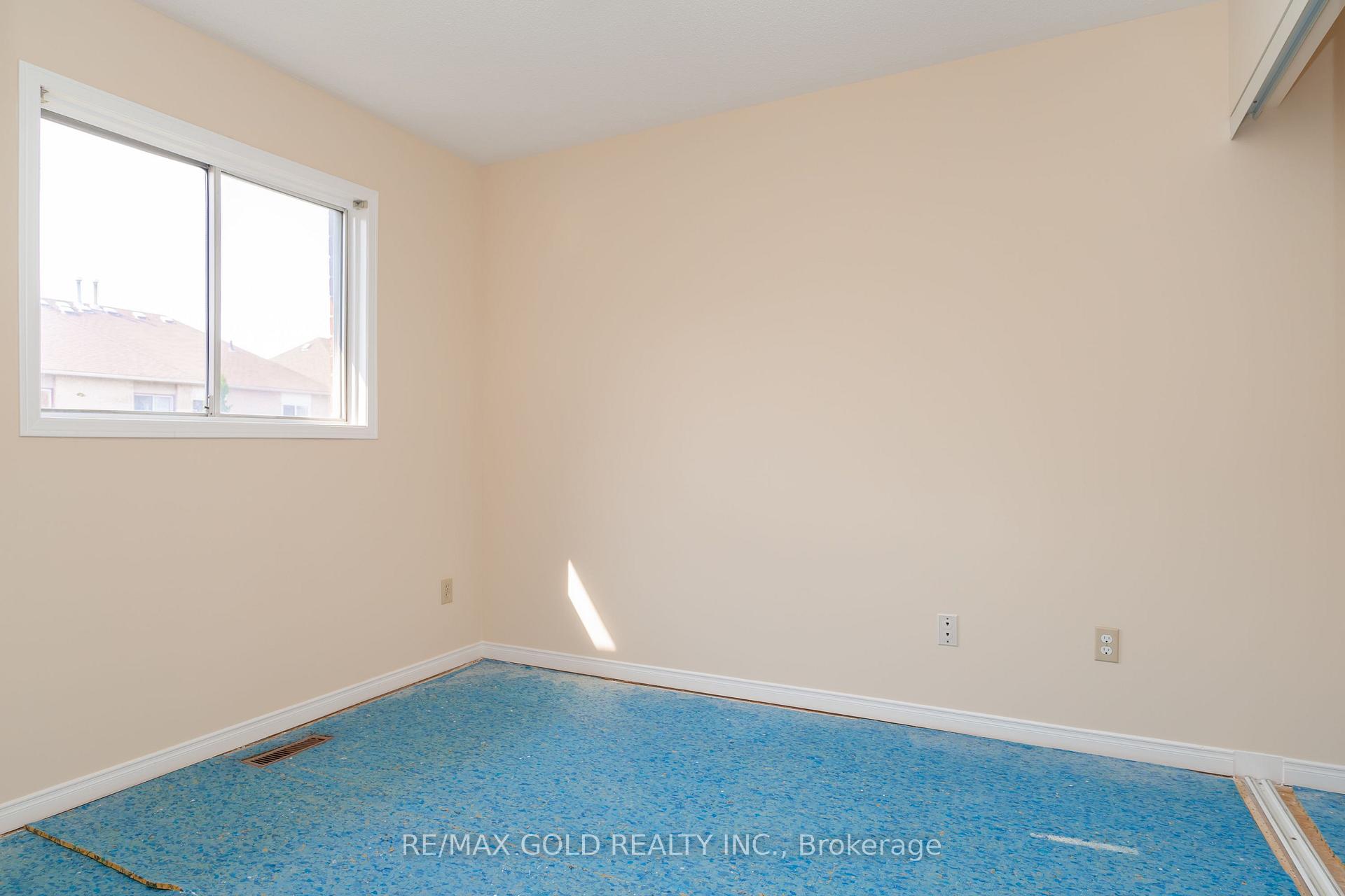 Photo 7 of 24 Banner Road, Brampton, Brampton West — HOMEH
