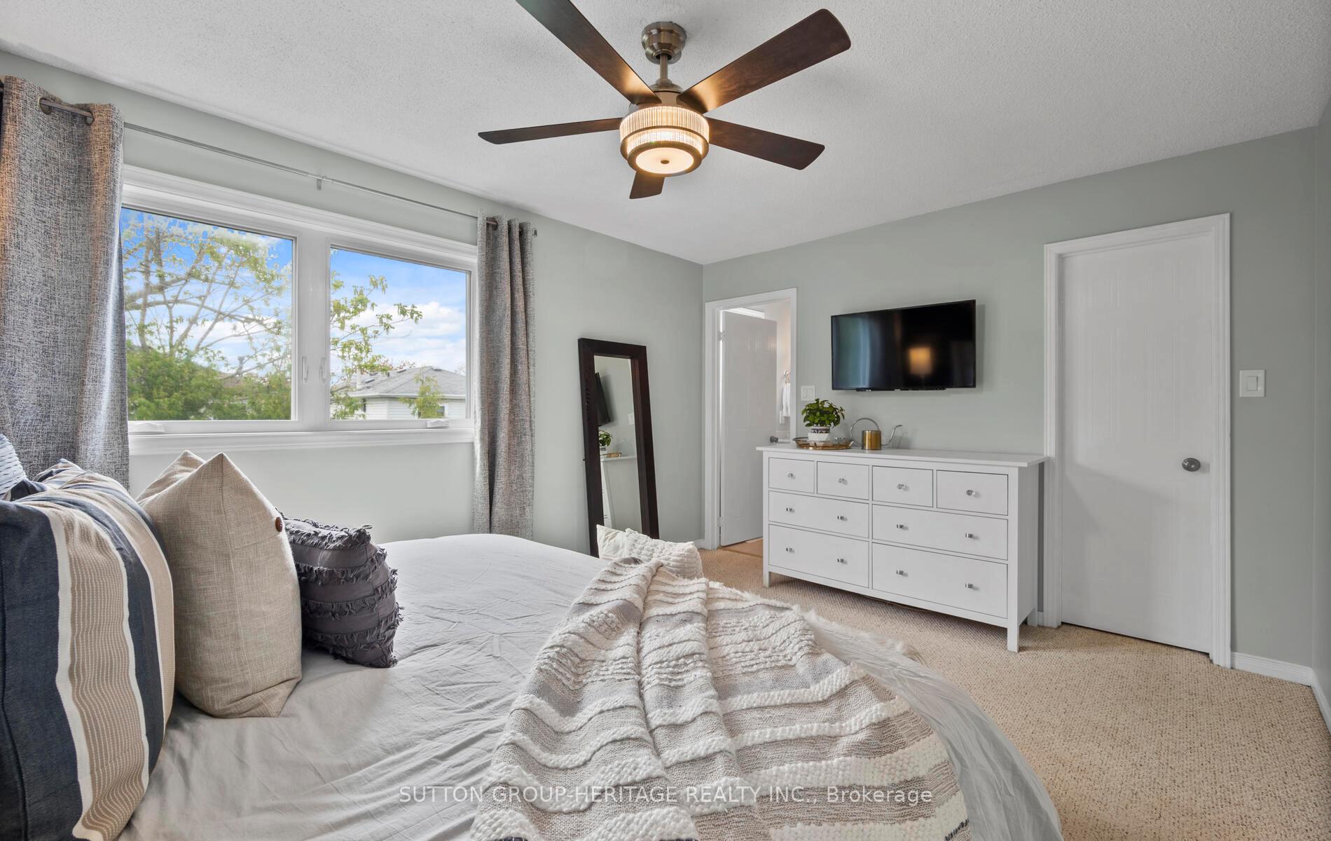 Photo 7 of 121 Poolton Crescent, Clarington, Courtice — HOMEH
