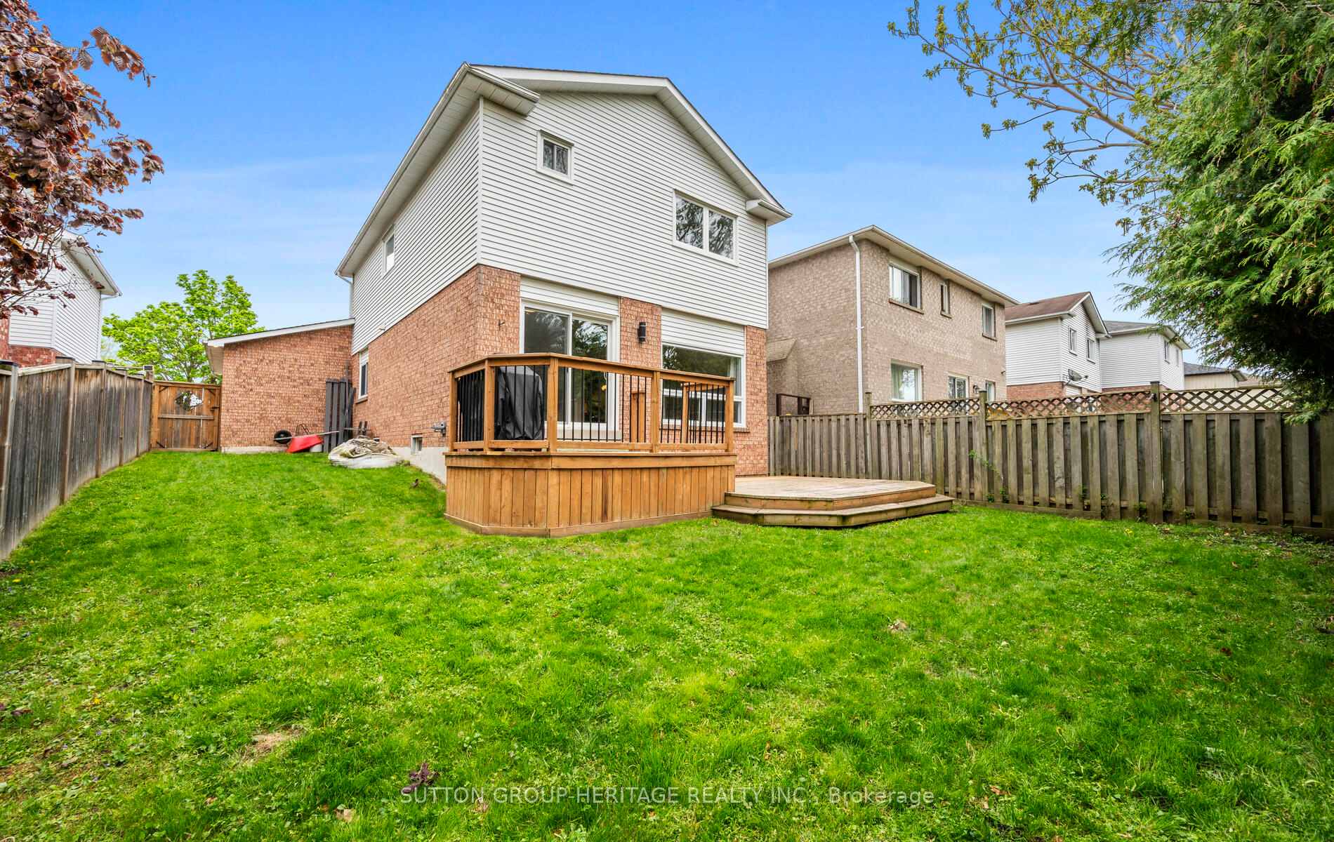 Photo 17 of 121 Poolton Crescent, Clarington, Courtice — HOMEH