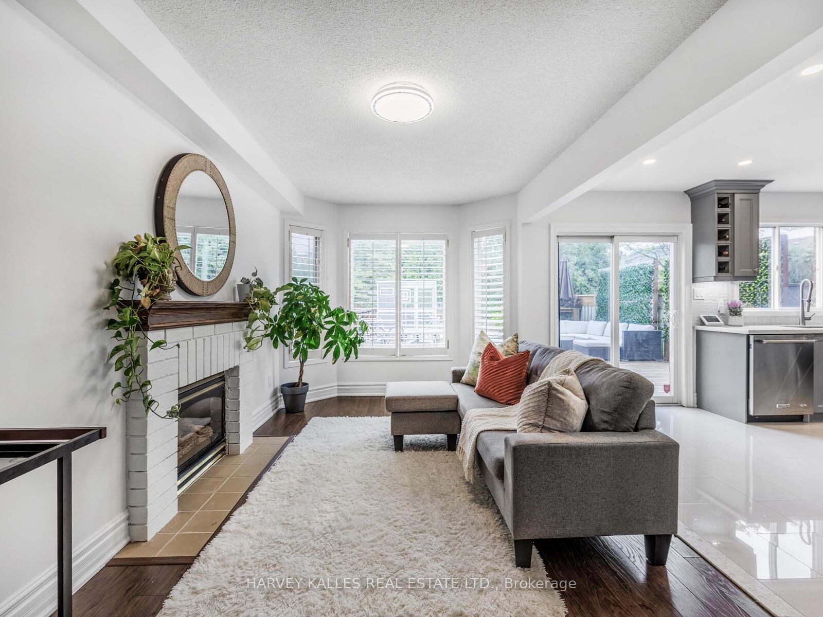 Photo 8 of 380 Delaney Drive, Ajax, Central — HOMEH