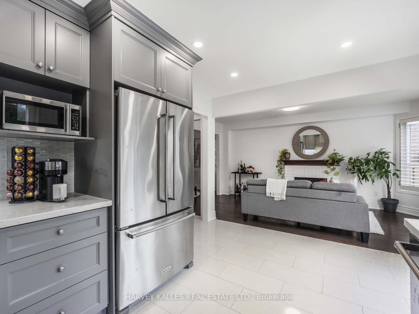 Photo 11 of 380 Delaney Drive, Ajax, Central — HOMEH