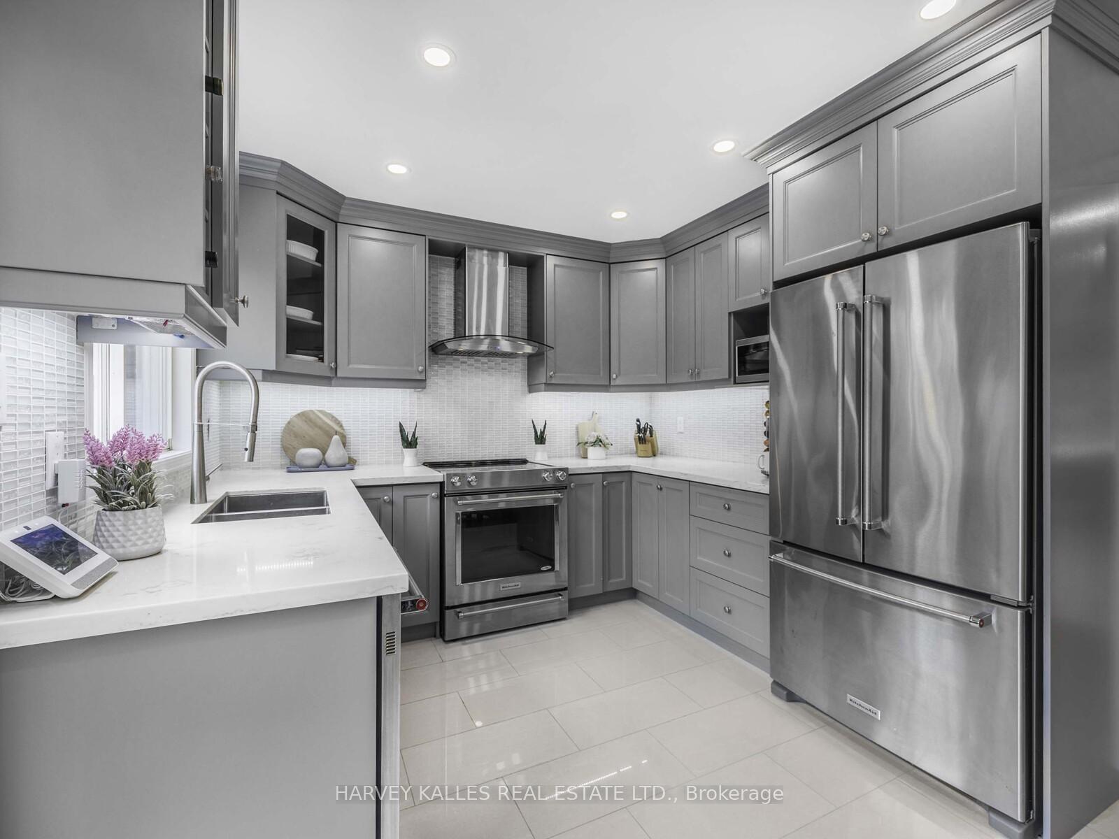 Photo 13 of 380 Delaney Drive, Ajax, Central — HOMEH