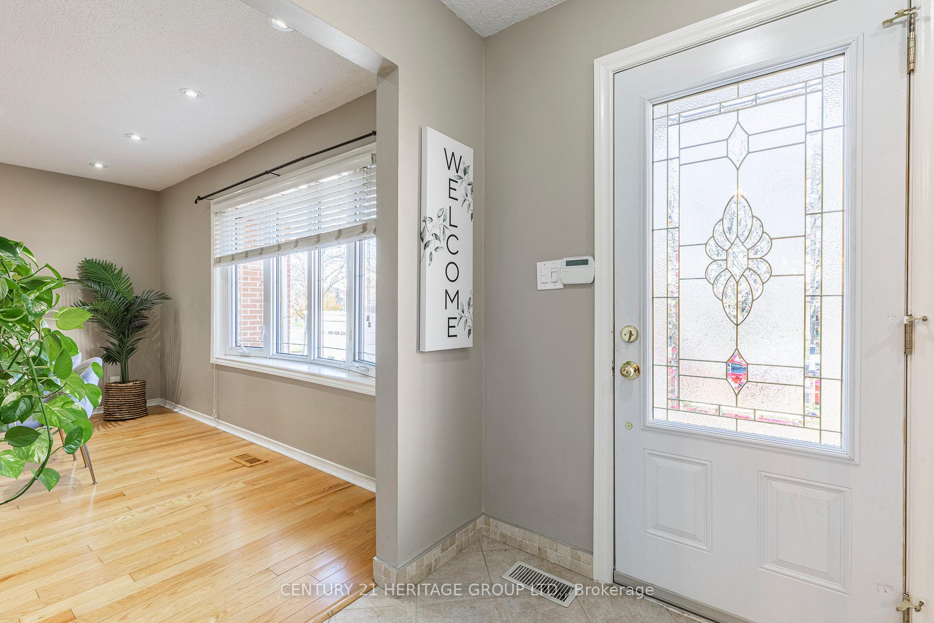 Photo 2 of 32 Audubon Street S, Hamilton, Stoney Creek — HOMEH