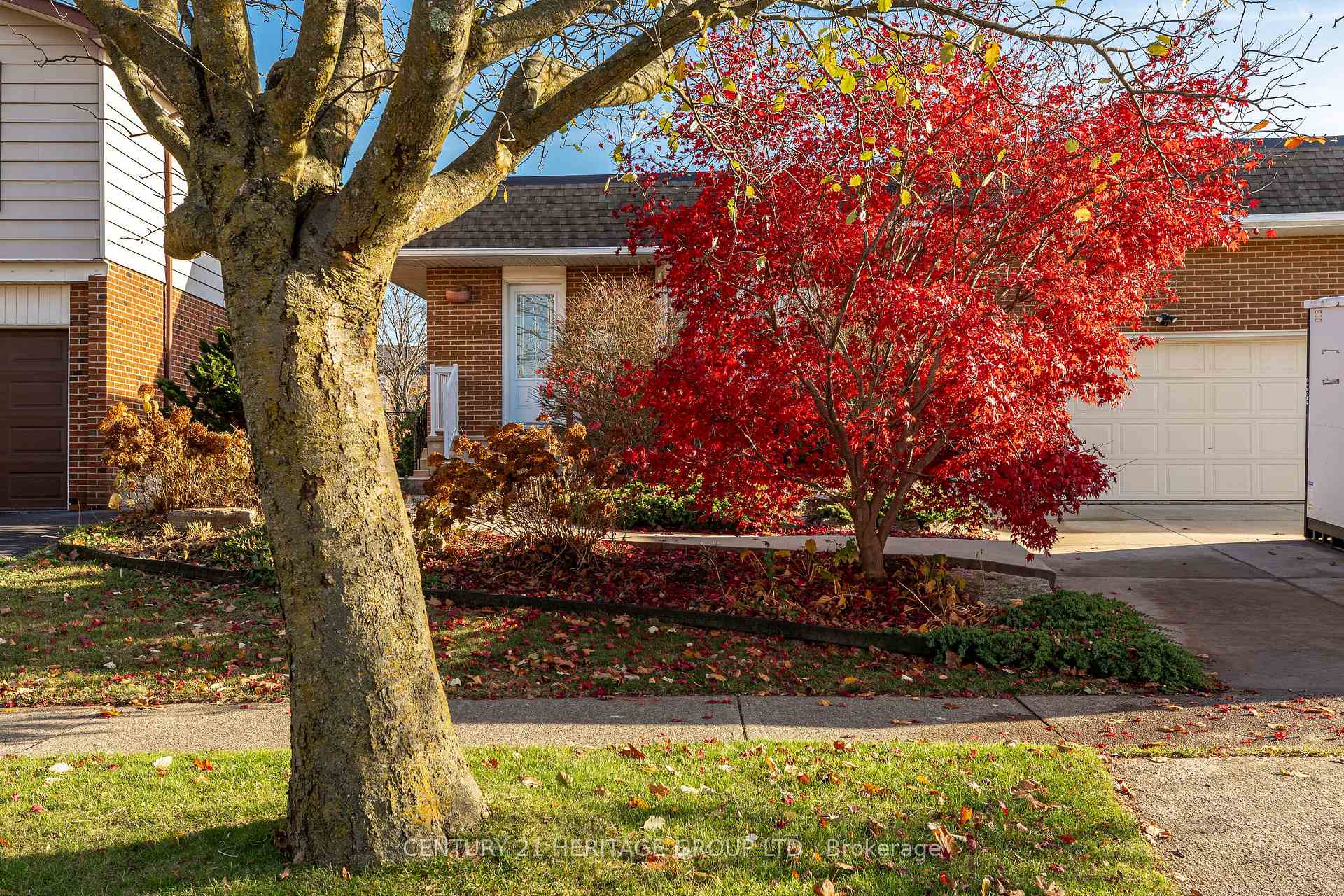 Photo 5 of 32 Audubon Street S, Hamilton, Stoney Creek — HOMEH