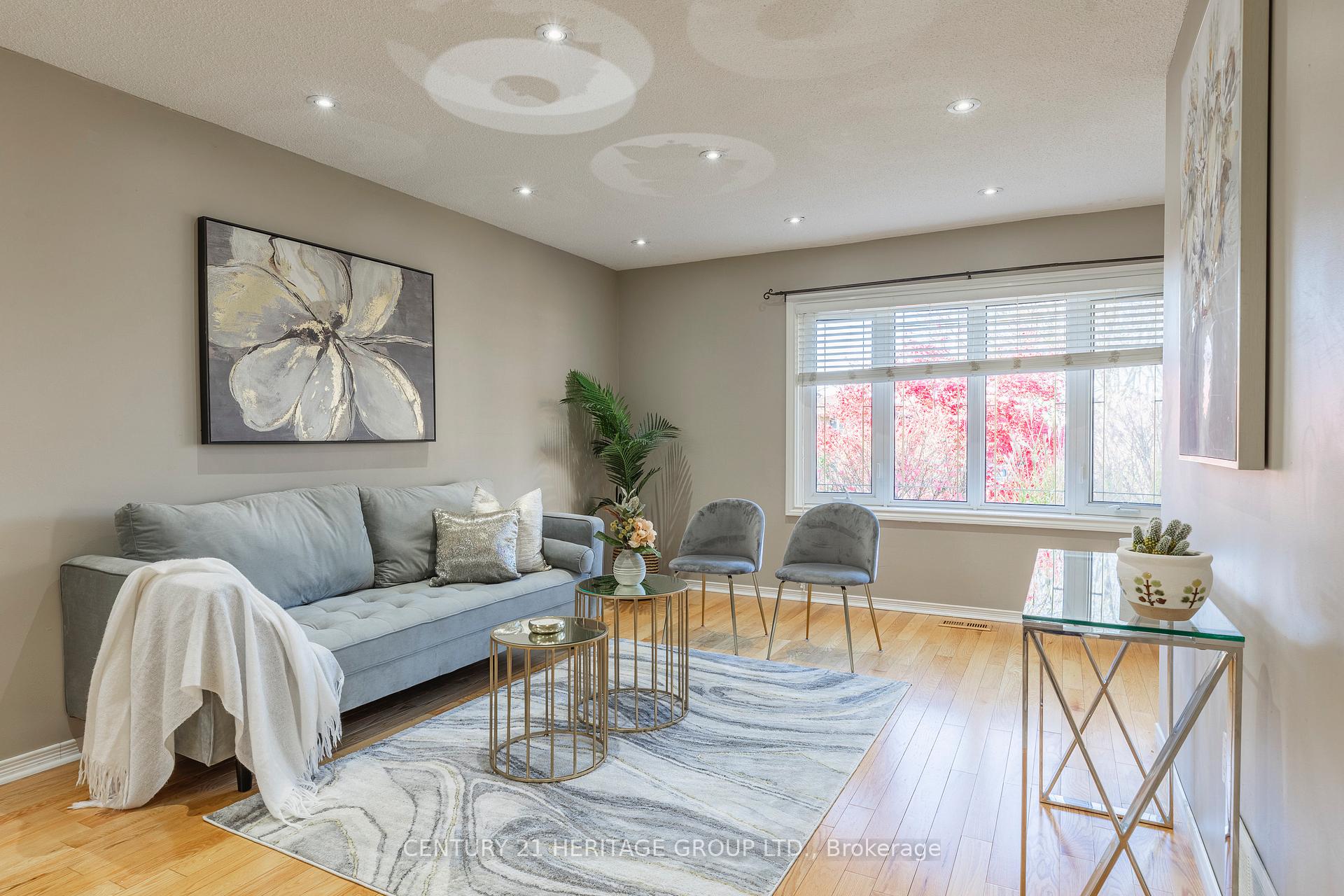Photo 3 of 32 Audubon Street S, Hamilton, Stoney Creek — HOMEH