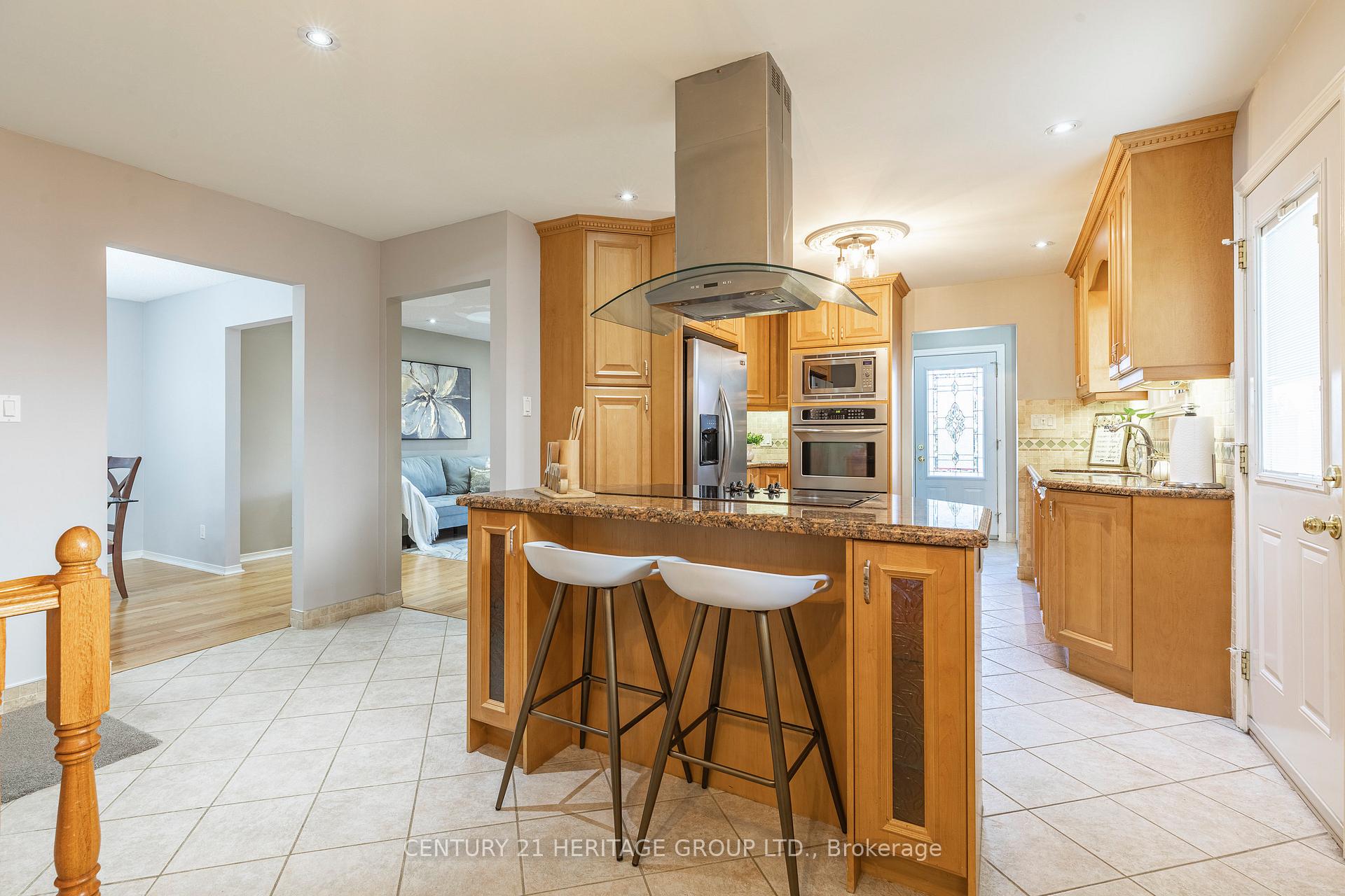 Photo 8 of 32 Audubon Street S, Hamilton, Stoney Creek — HOMEH