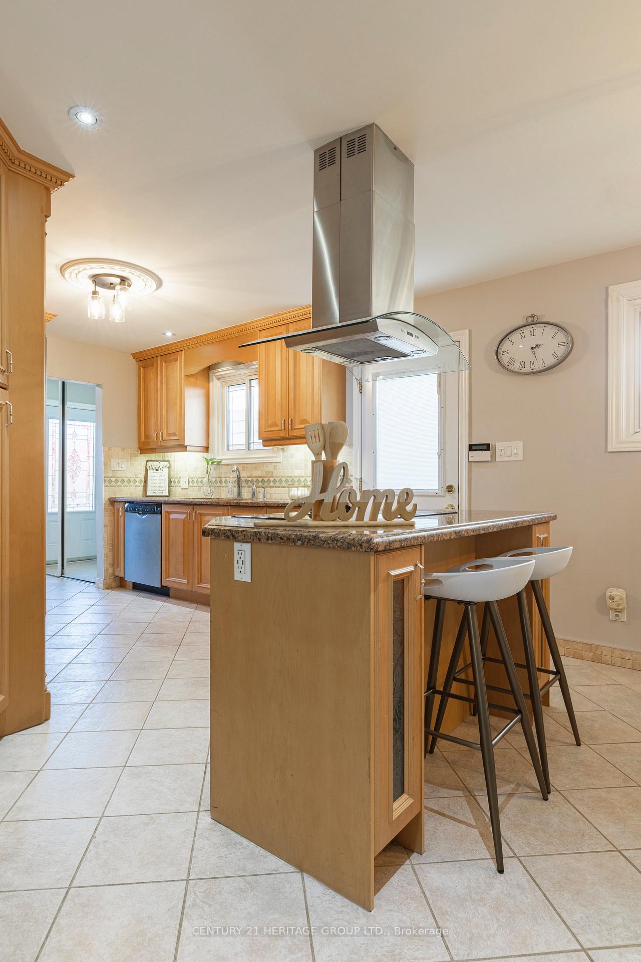Photo 9 of 32 Audubon Street S, Hamilton, Stoney Creek — HOMEH