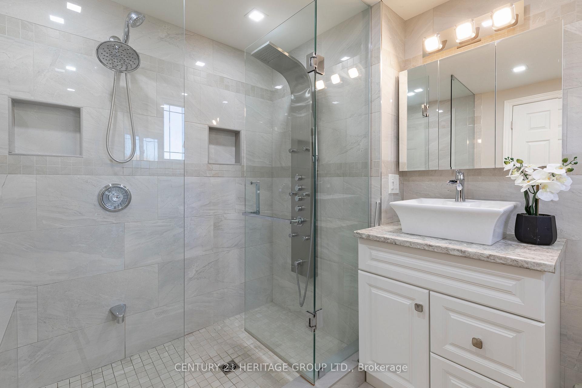 Photo 11 of 32 Audubon Street S, Hamilton, Stoney Creek — HOMEH