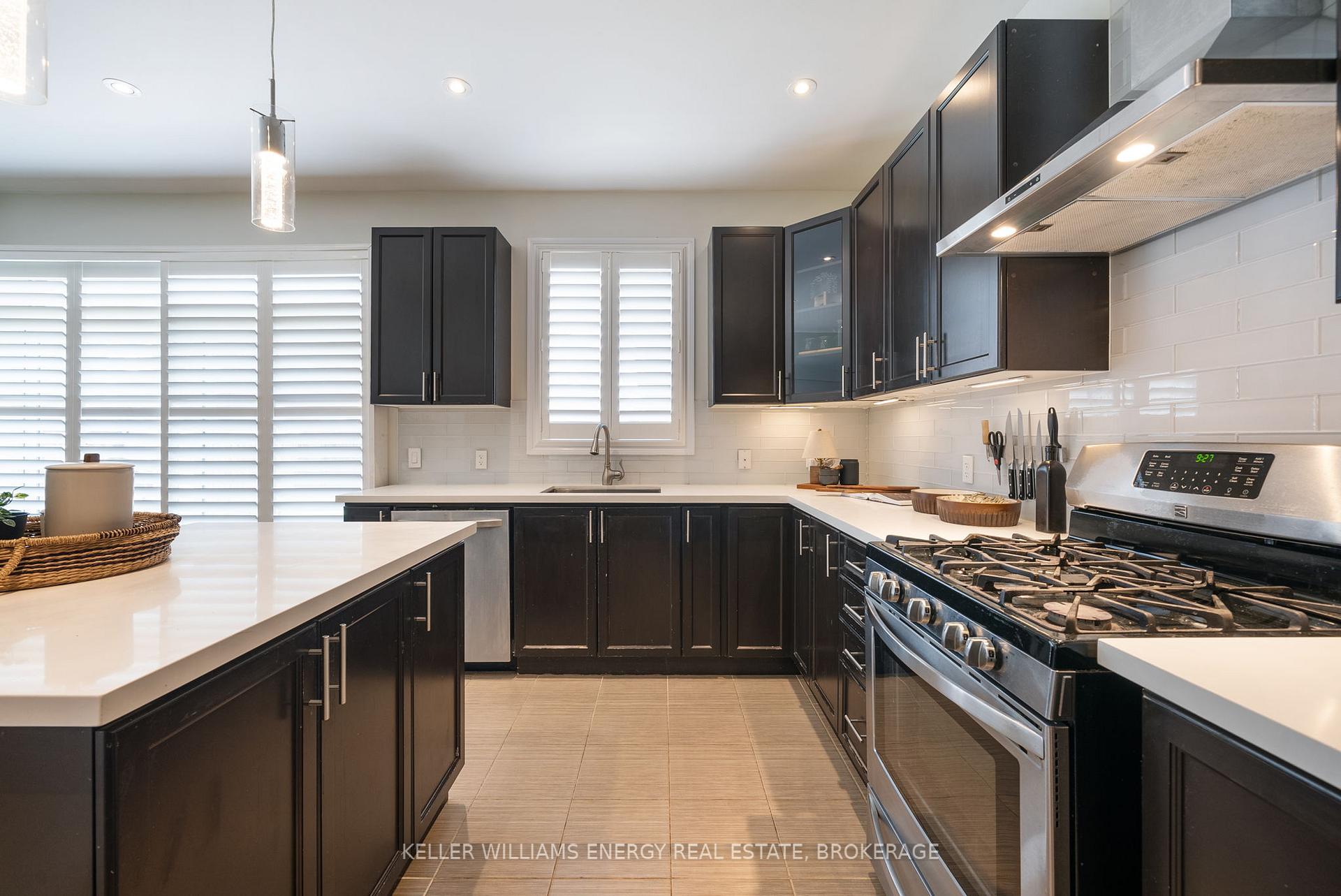Photo 10 of 110 Britannia Avenue E, Oshawa, Windfields — HOMEH