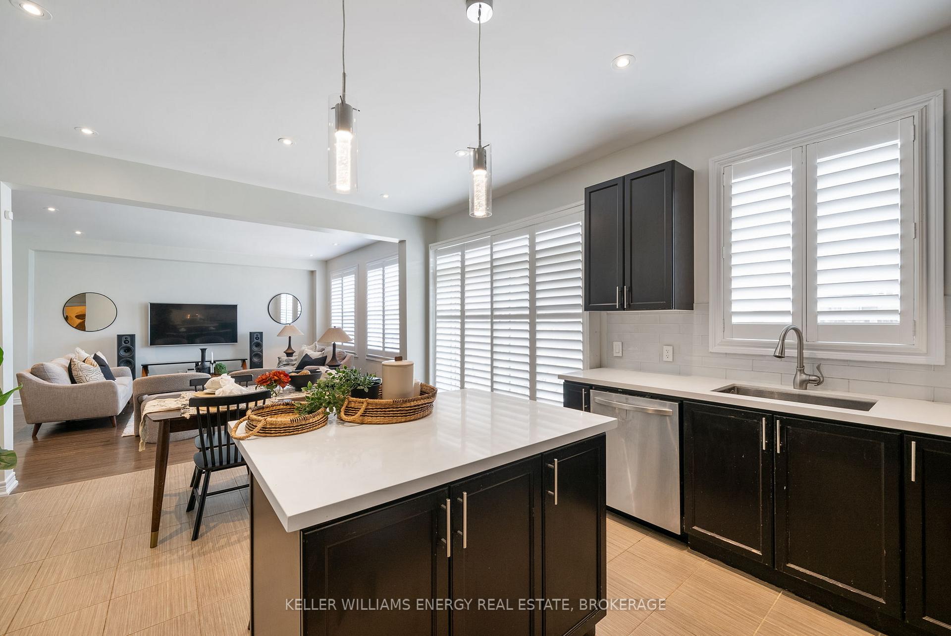 Photo 9 of 110 Britannia Avenue E, Oshawa, Windfields — HOMEH