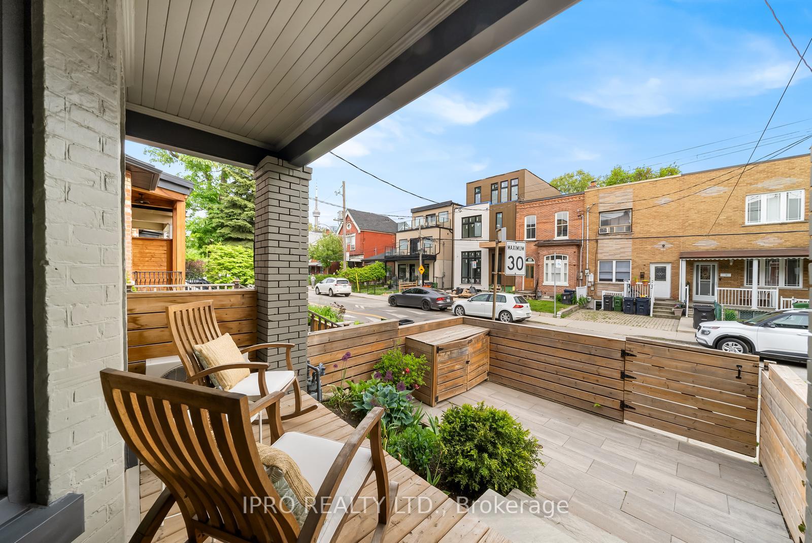 Photo 2 of 742 Richmond Street W, Toronto, Niagara — HOMEH