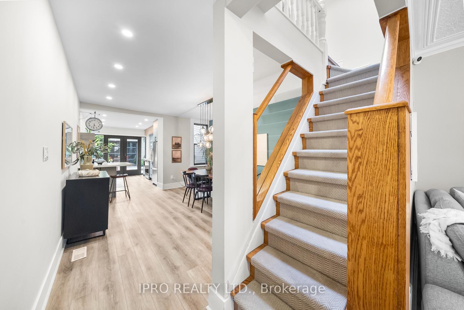Photo 7 of 742 Richmond Street W, Toronto, Niagara — HOMEH