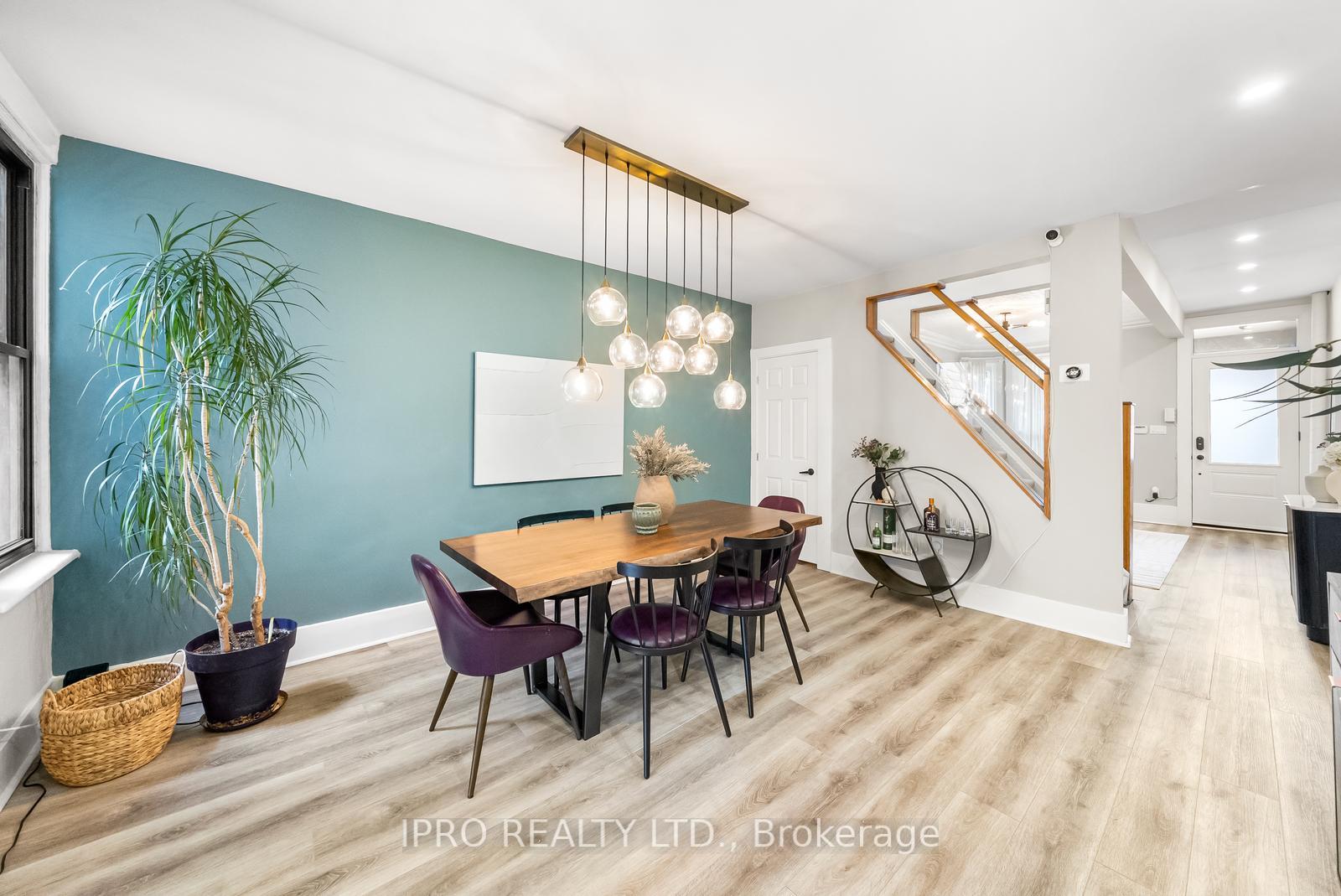 Photo 8 of 742 Richmond Street W, Toronto, Niagara — HOMEH