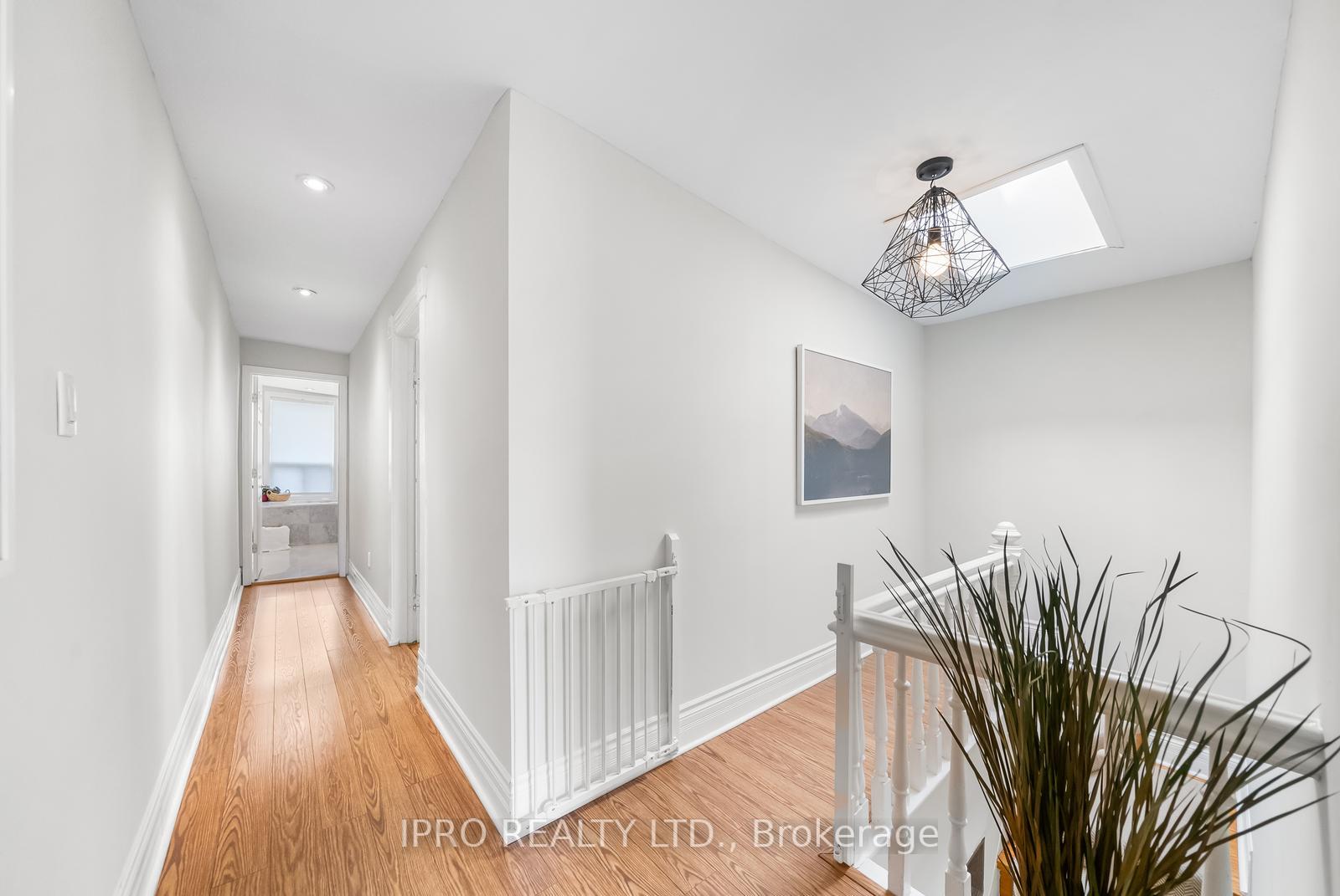 Photo 15 of 742 Richmond Street W, Toronto, Niagara — HOMEH
