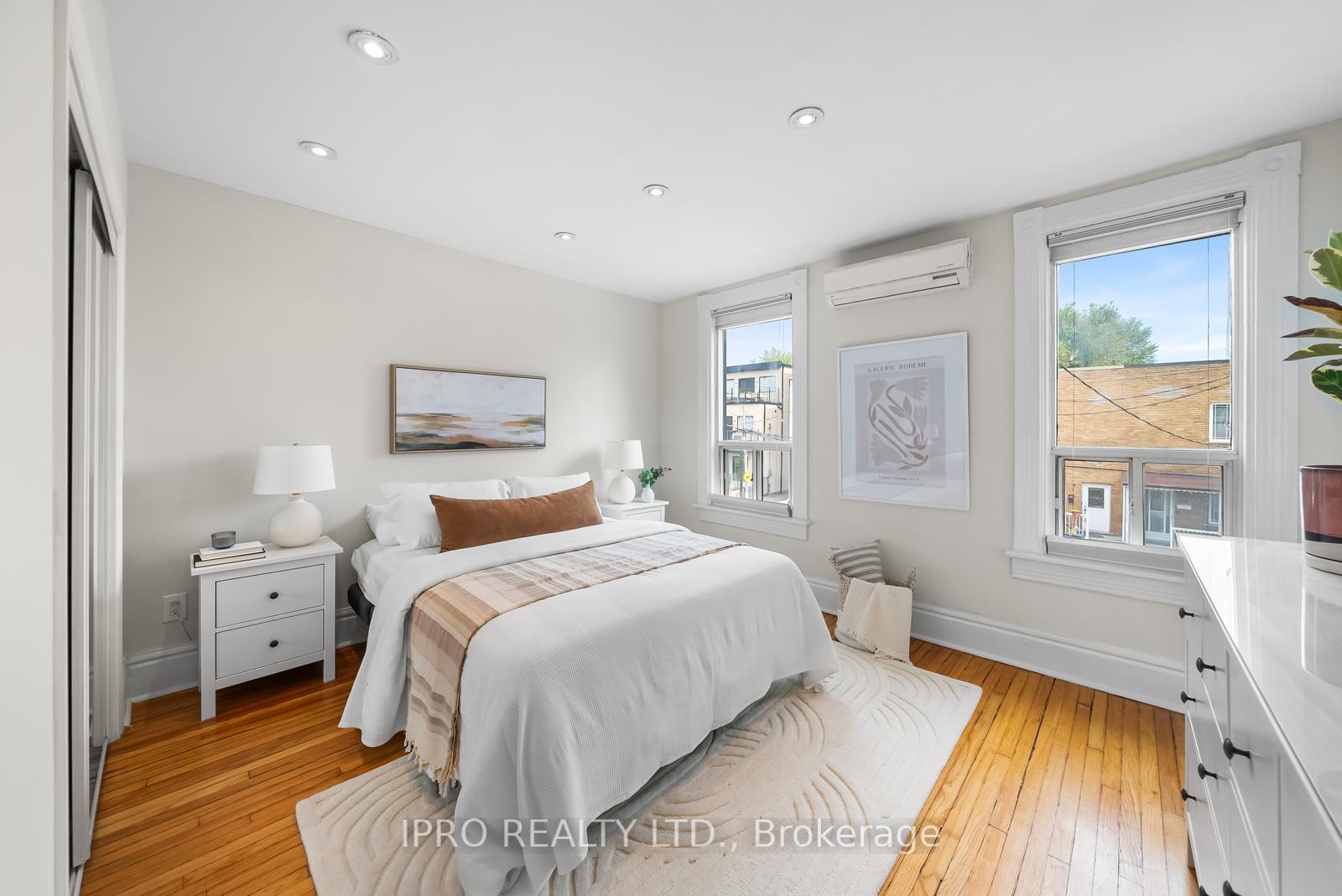 Photo 19 of 742 Richmond Street W, Toronto, Niagara — HOMEH
