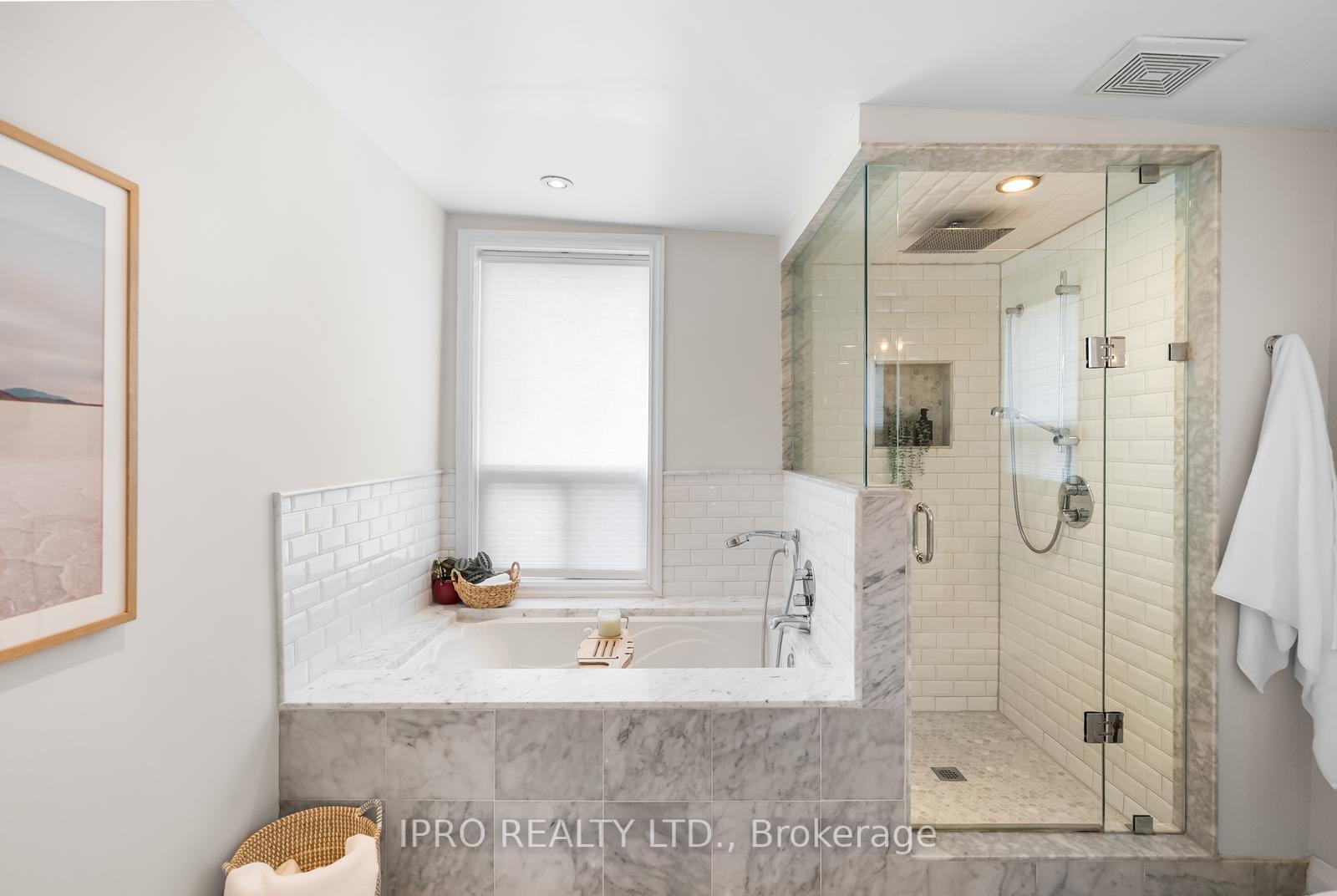 Photo 22 of 742 Richmond Street W, Toronto, Niagara — HOMEH