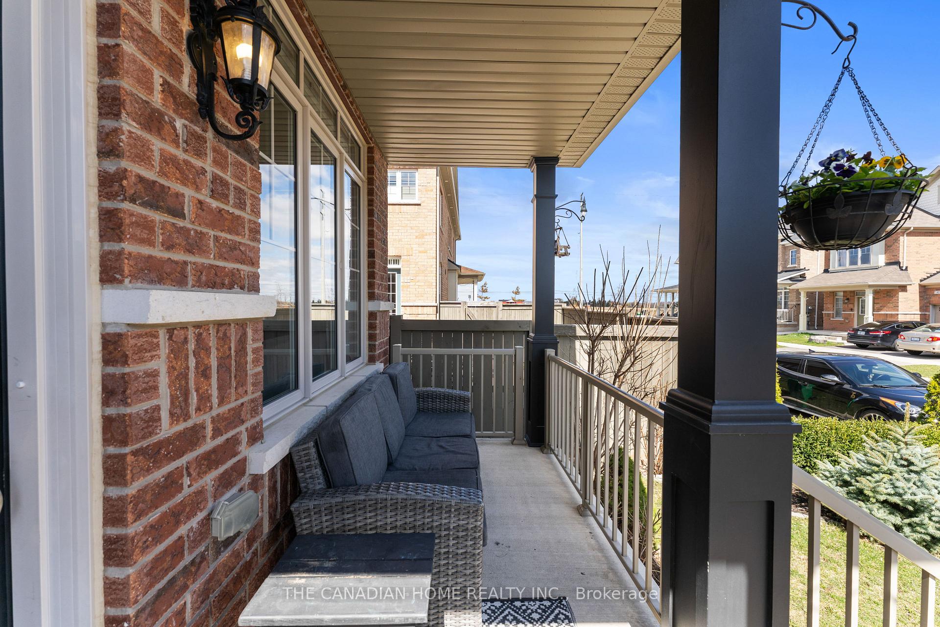 Photo 3 of 27 Exhibition Crescent, Brampton, Northwest Brampton — HOMEH