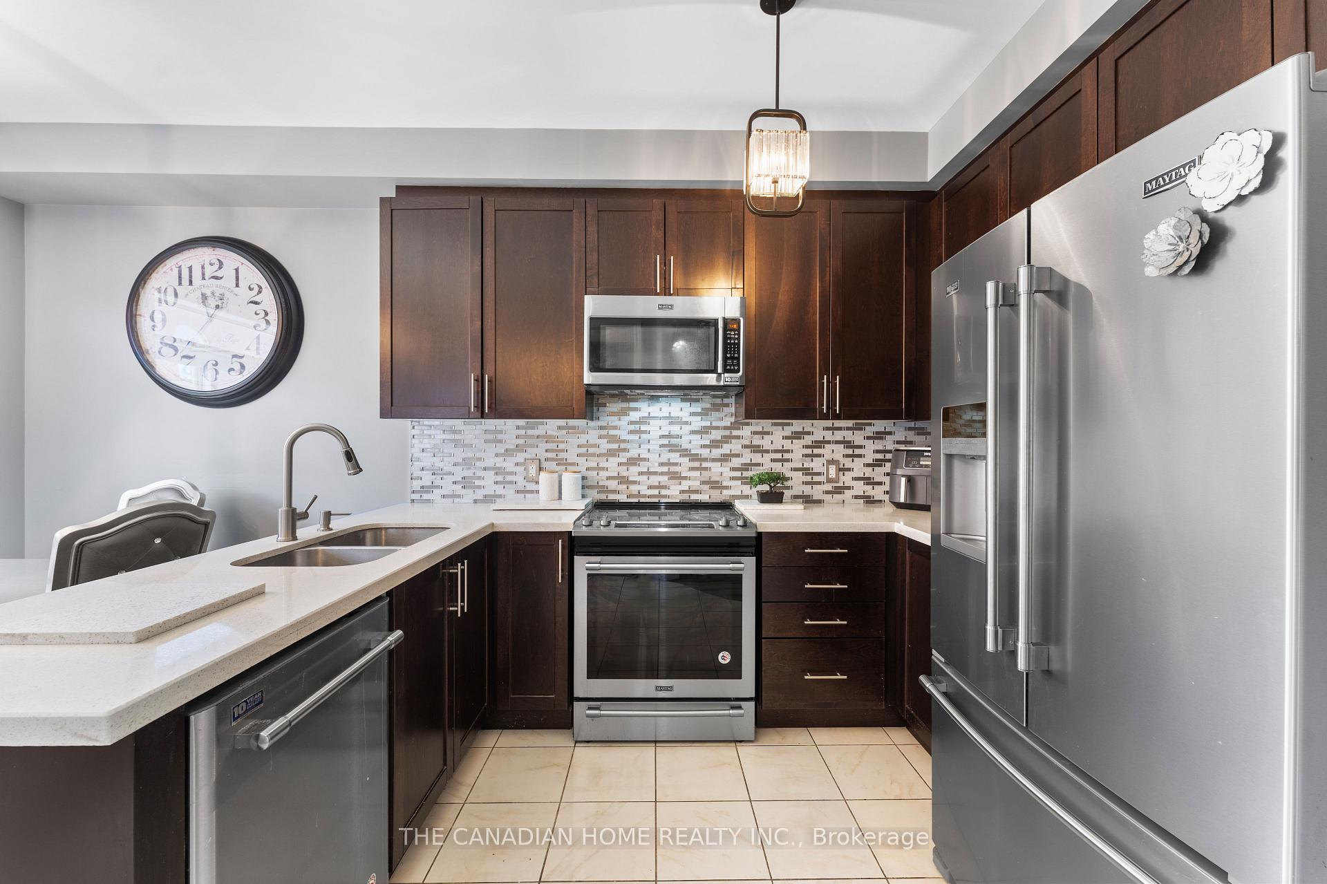 Photo 8 of 27 Exhibition Crescent, Brampton, Northwest Brampton — HOMEH