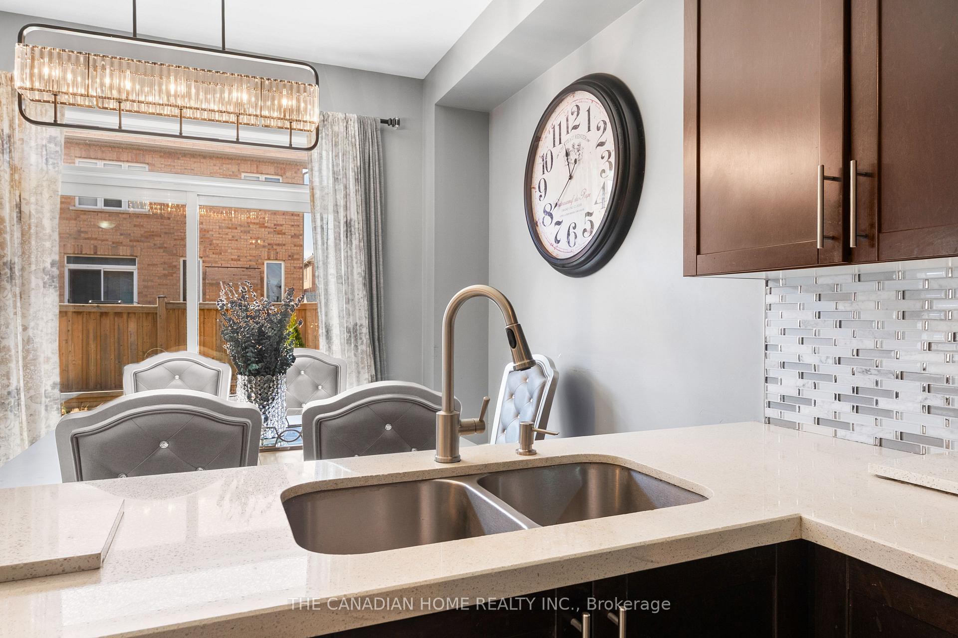 Photo 9 of 27 Exhibition Crescent, Brampton, Northwest Brampton — HOMEH