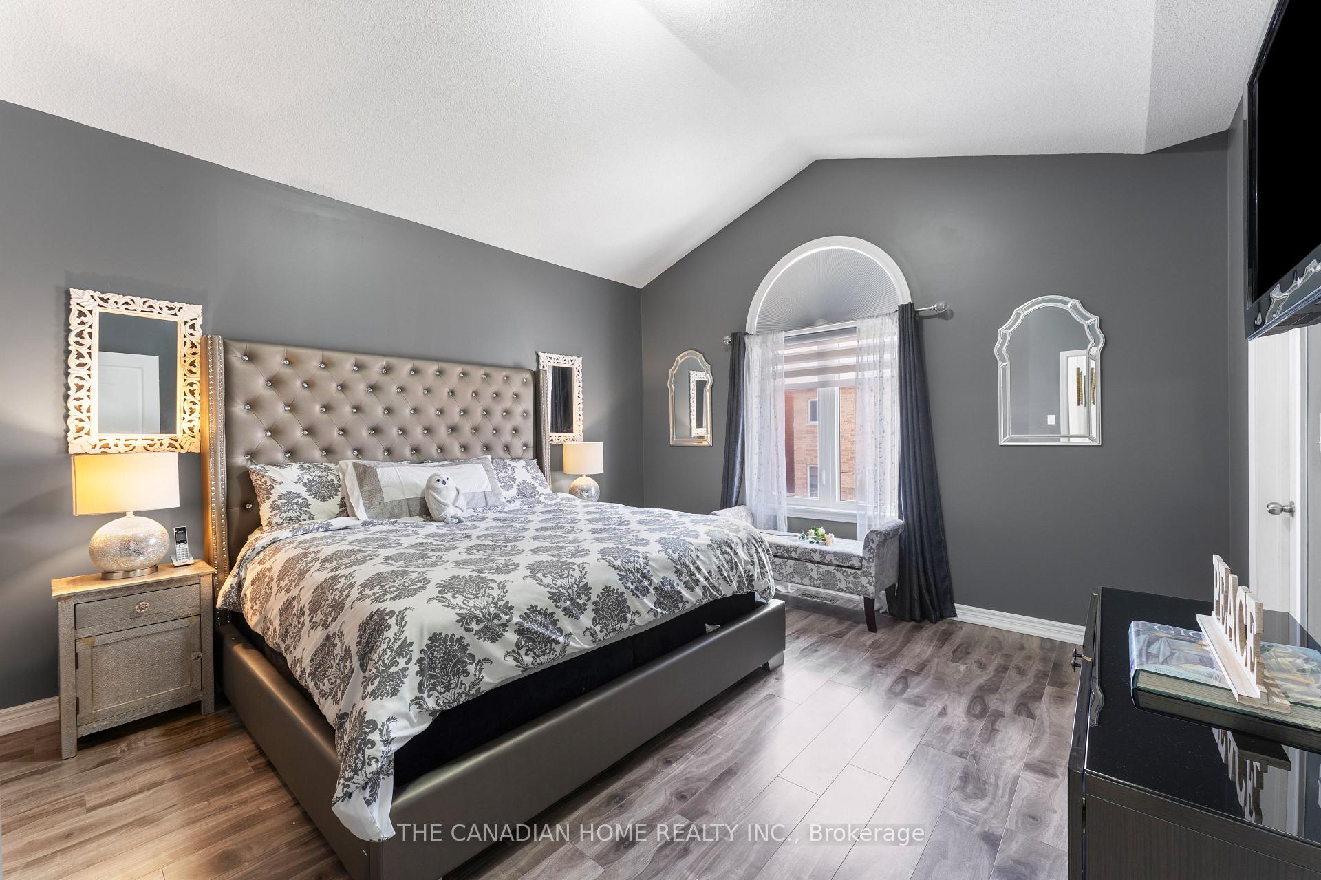 Photo 15 of 27 Exhibition Crescent, Brampton, Northwest Brampton — HOMEH
