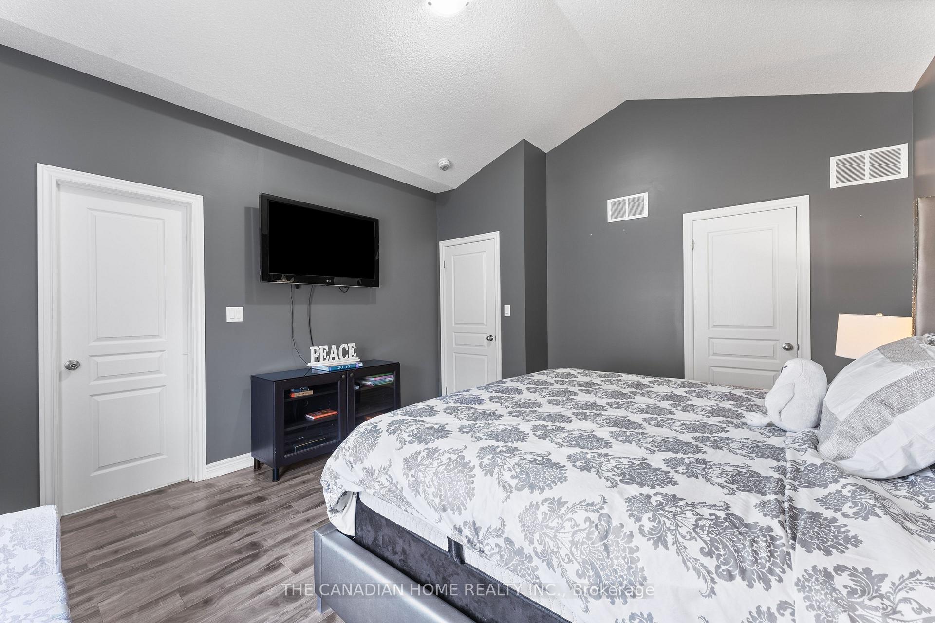 Photo 24 of 27 Exhibition Crescent, Brampton, Northwest Brampton — HOMEH