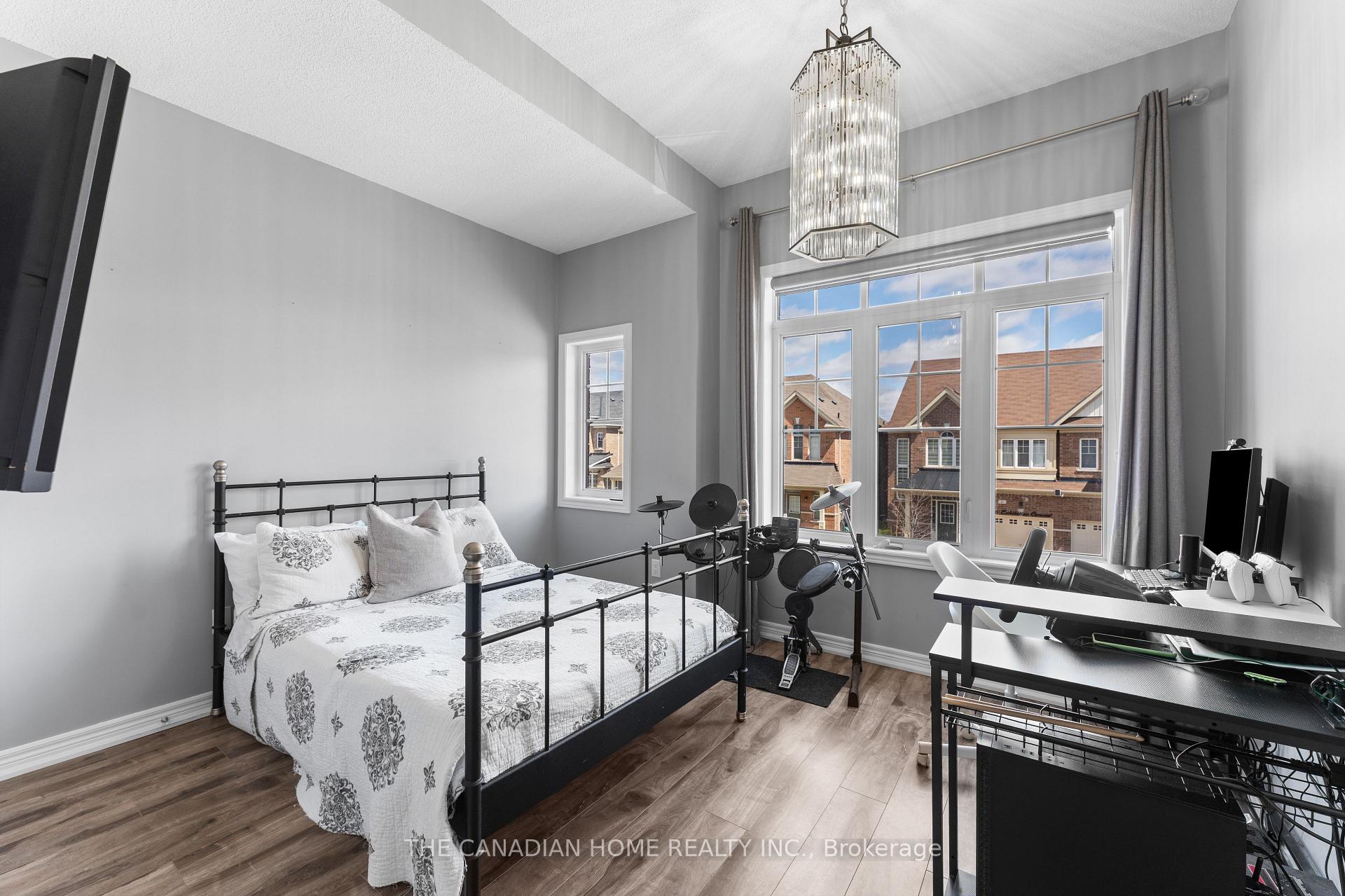 Photo 21 of 27 Exhibition Crescent, Brampton, Northwest Brampton — HOMEH
