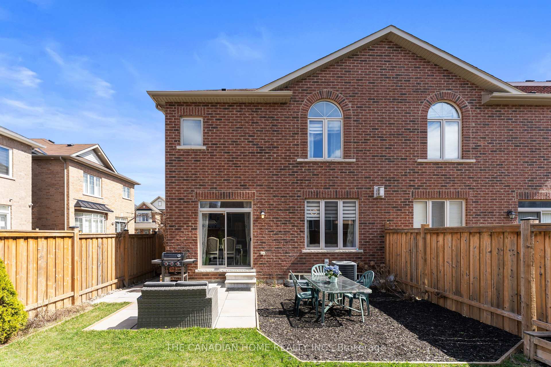 Photo 23 of 27 Exhibition Crescent, Brampton, Northwest Brampton — HOMEH