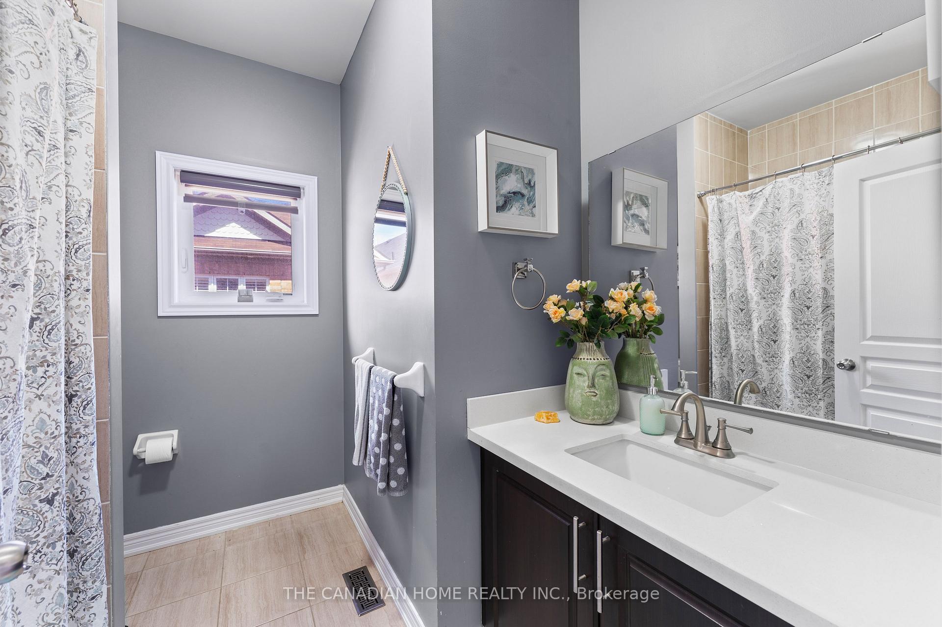 Photo 32 of 27 Exhibition Crescent, Brampton, Northwest Brampton — HOMEH