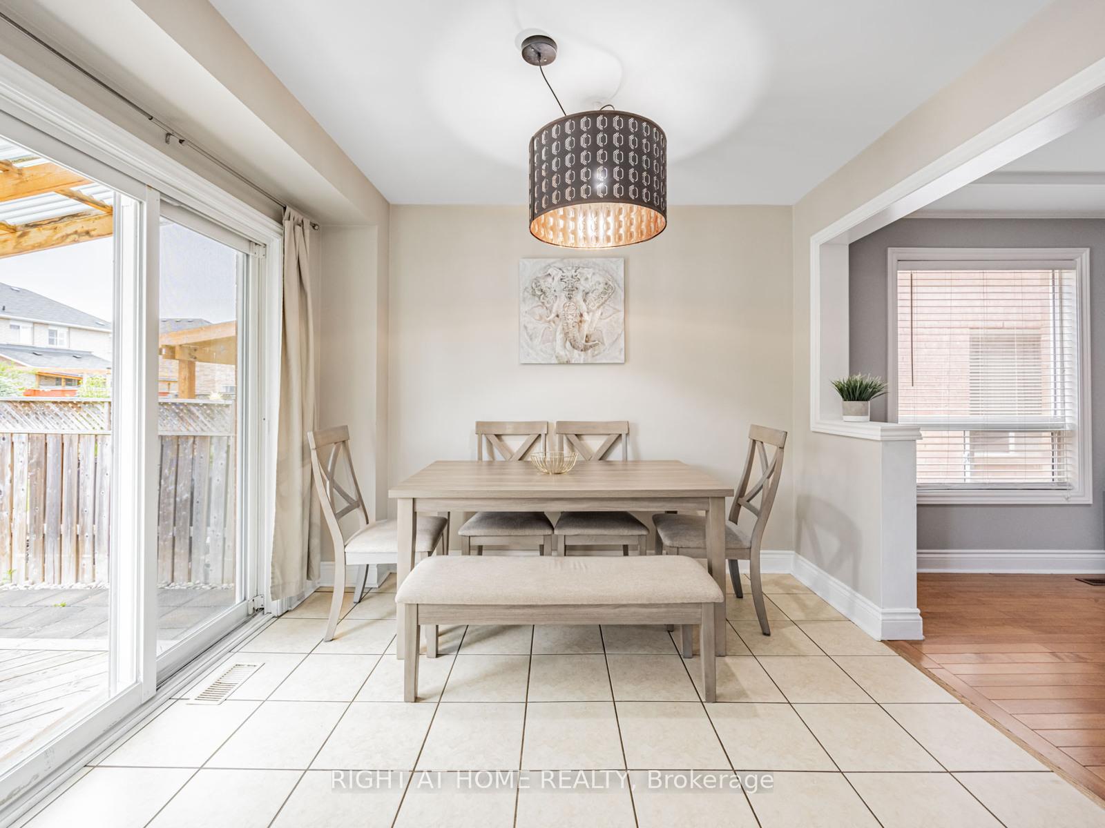 Photo 12 of 54 Roadmaster Lane, Brampton, Fletcher's Meadow — HOMEH