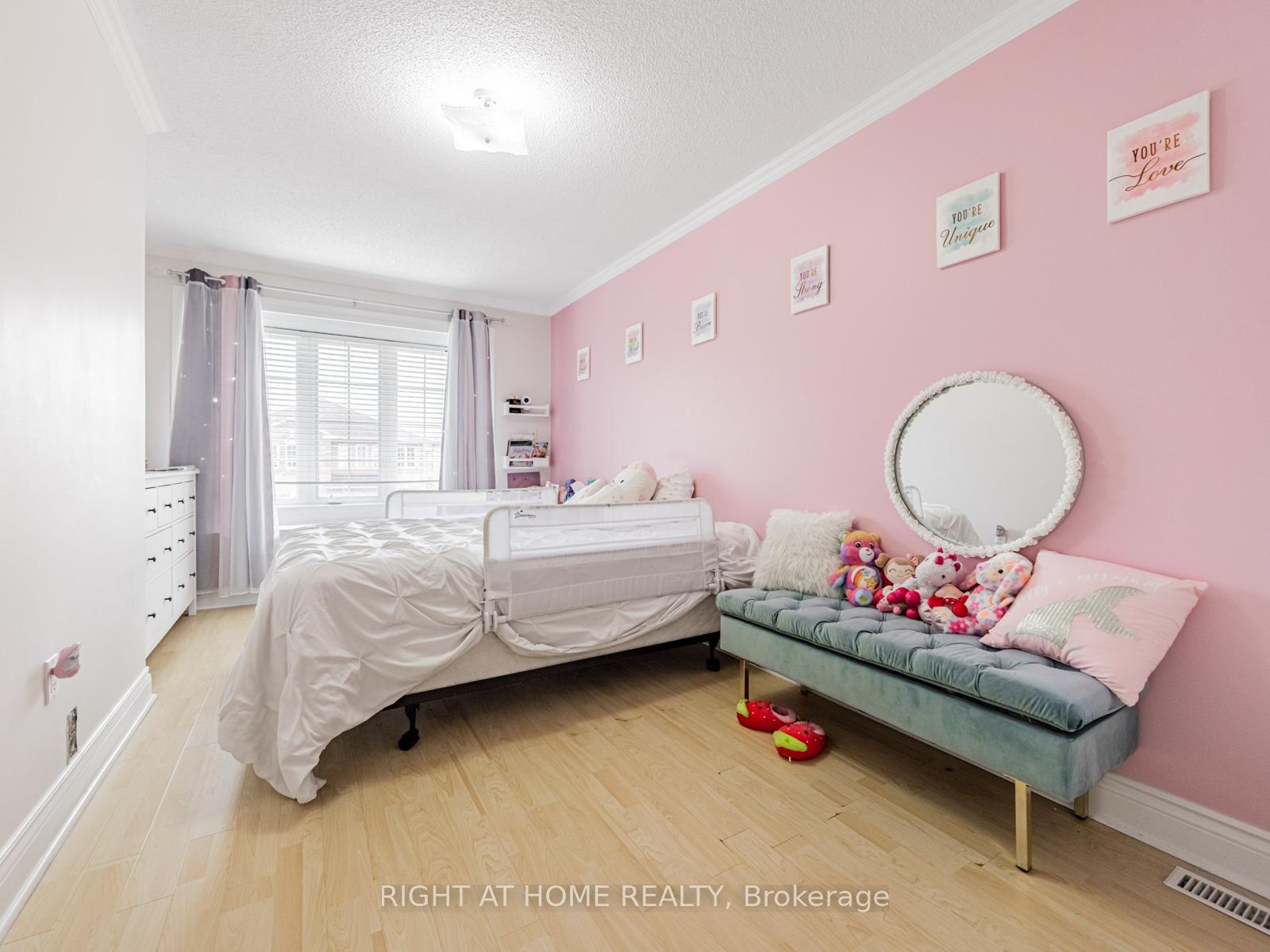 Photo 10 of 54 Roadmaster Lane, Brampton, Fletcher's Meadow — HOMEH
