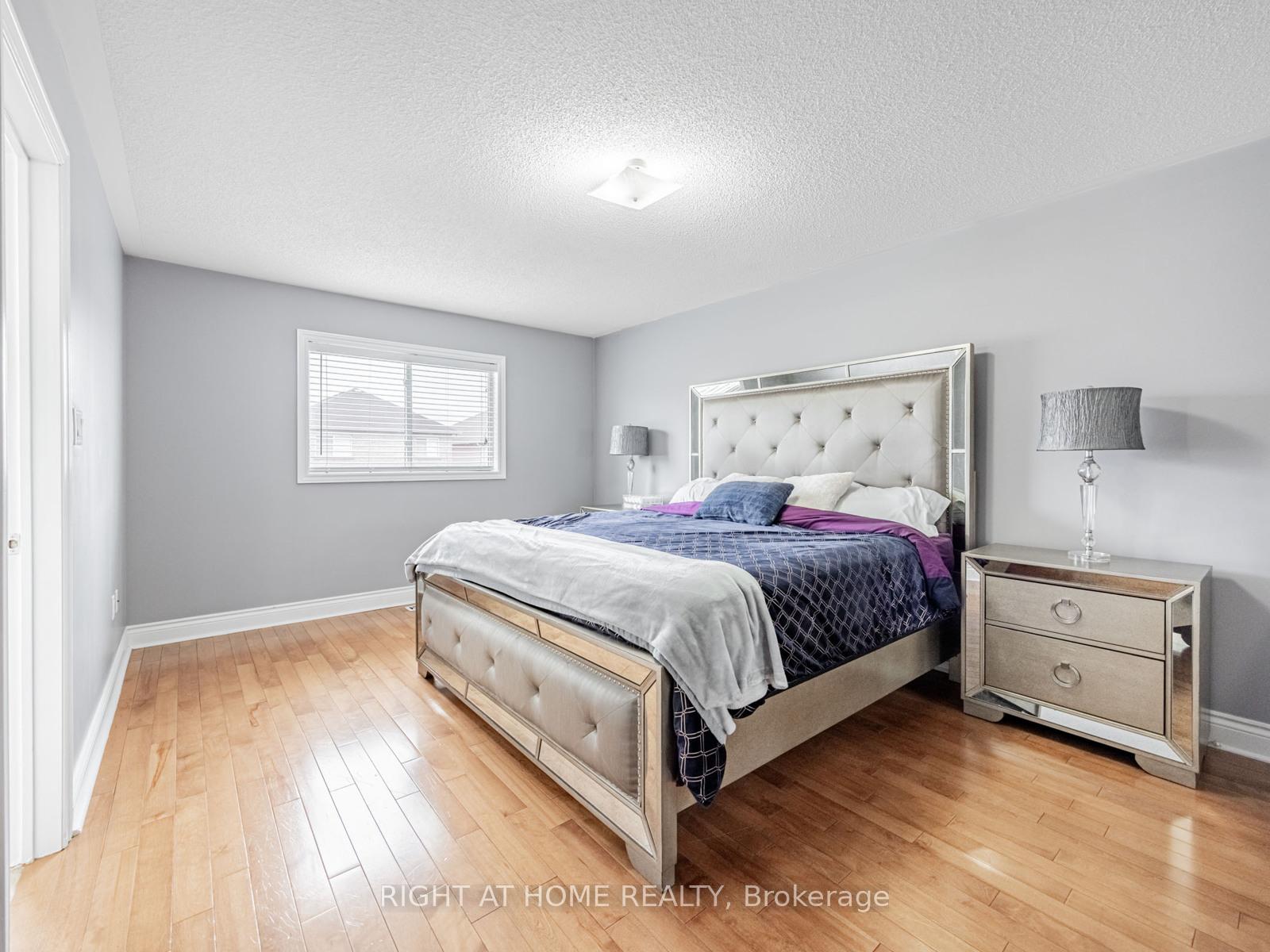Photo 32 of 54 Roadmaster Lane, Brampton, Fletcher's Meadow — HOMEH
